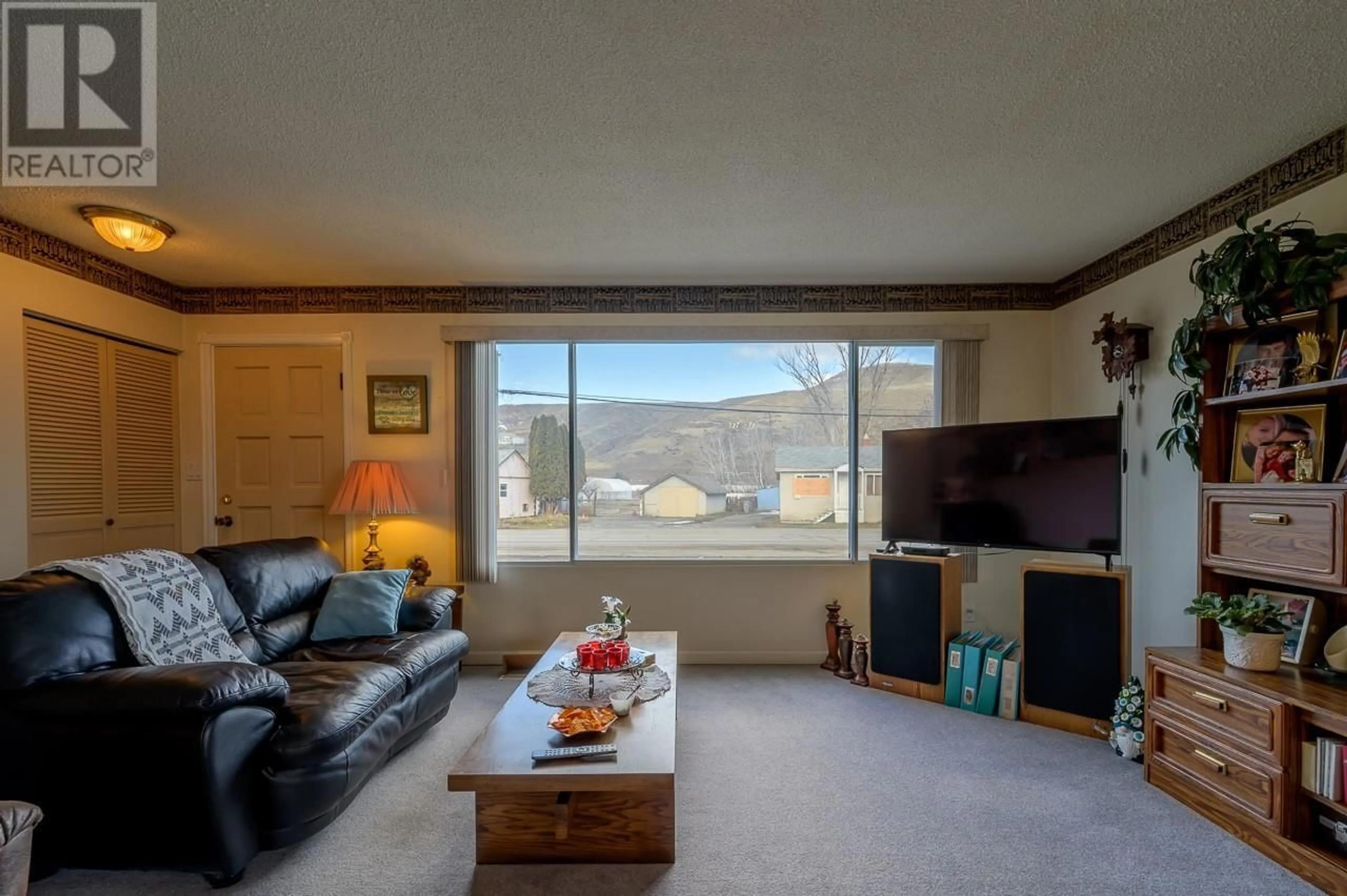 Living room with furniture, unknown for 1775 Parkcrest Avenue, Kamloops British Columbia V2B4W8