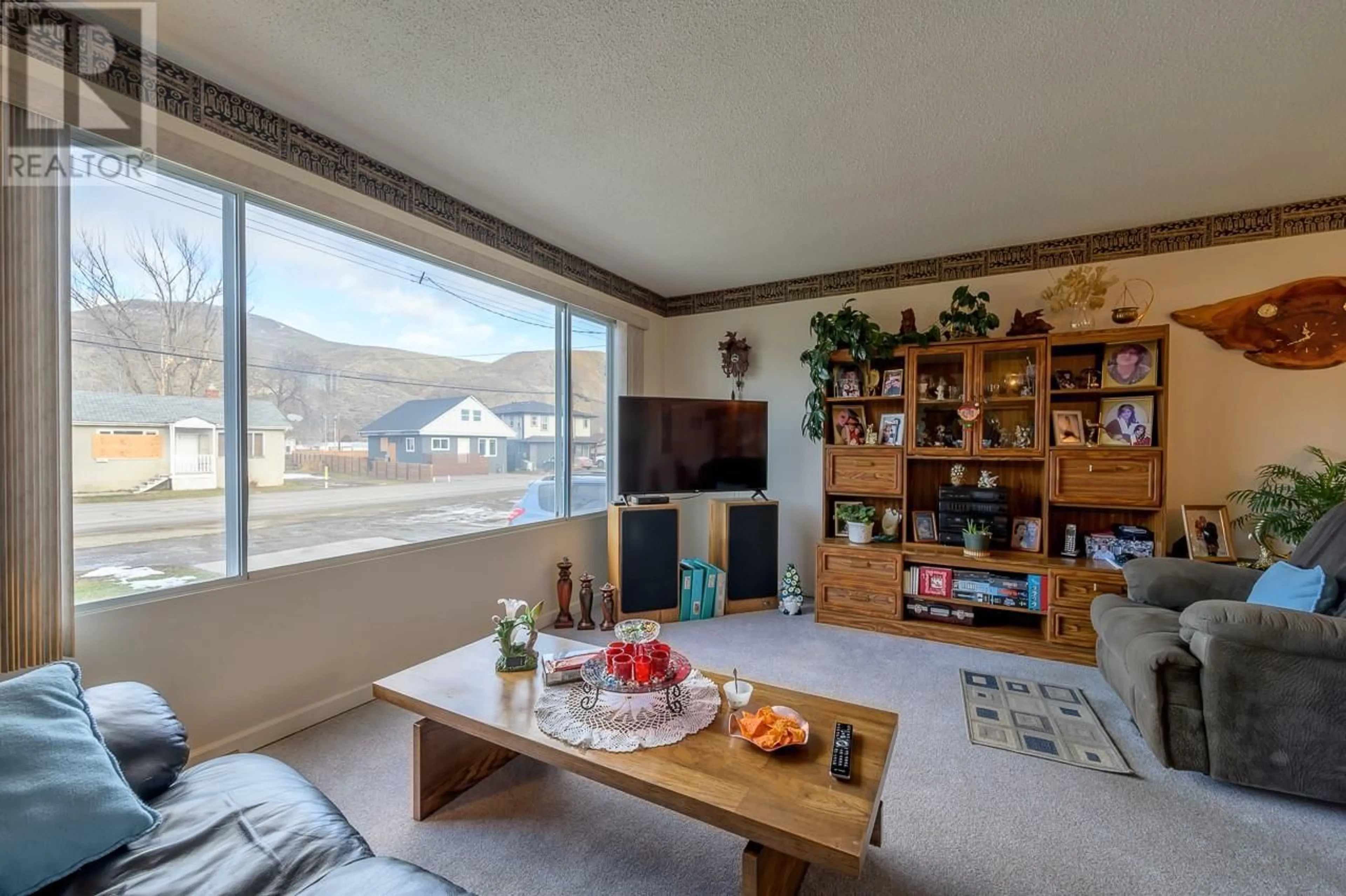 Living room with furniture, unknown for 1775 Parkcrest Avenue, Kamloops British Columbia V2B4W8