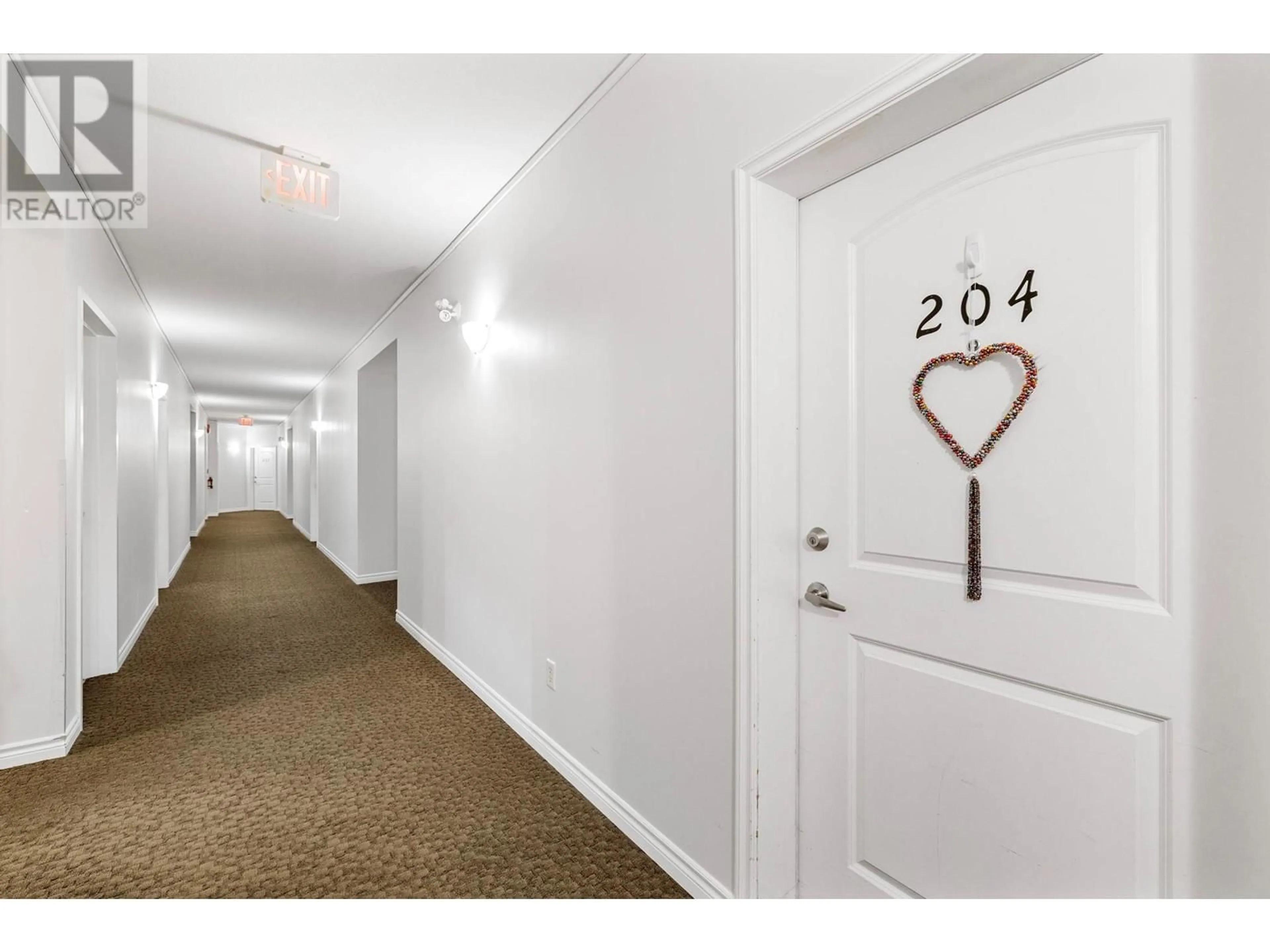 Indoor foyer for 2523 Shannon View Drive Unit# 204, West Kelowna British Columbia V4T2Z7