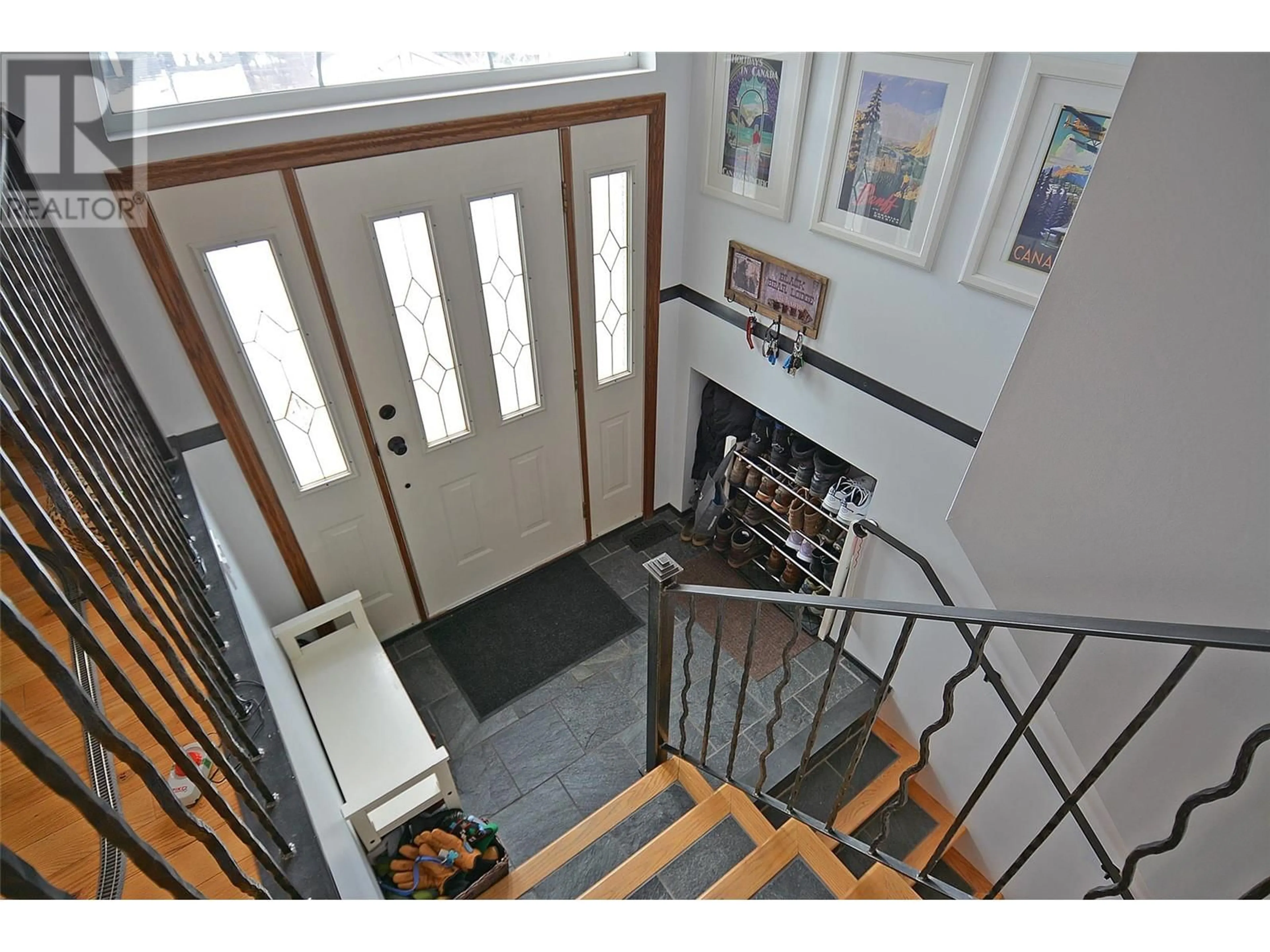 Indoor foyer for 3831 WOODCREST Road, Bonnington British Columbia V0G2G3