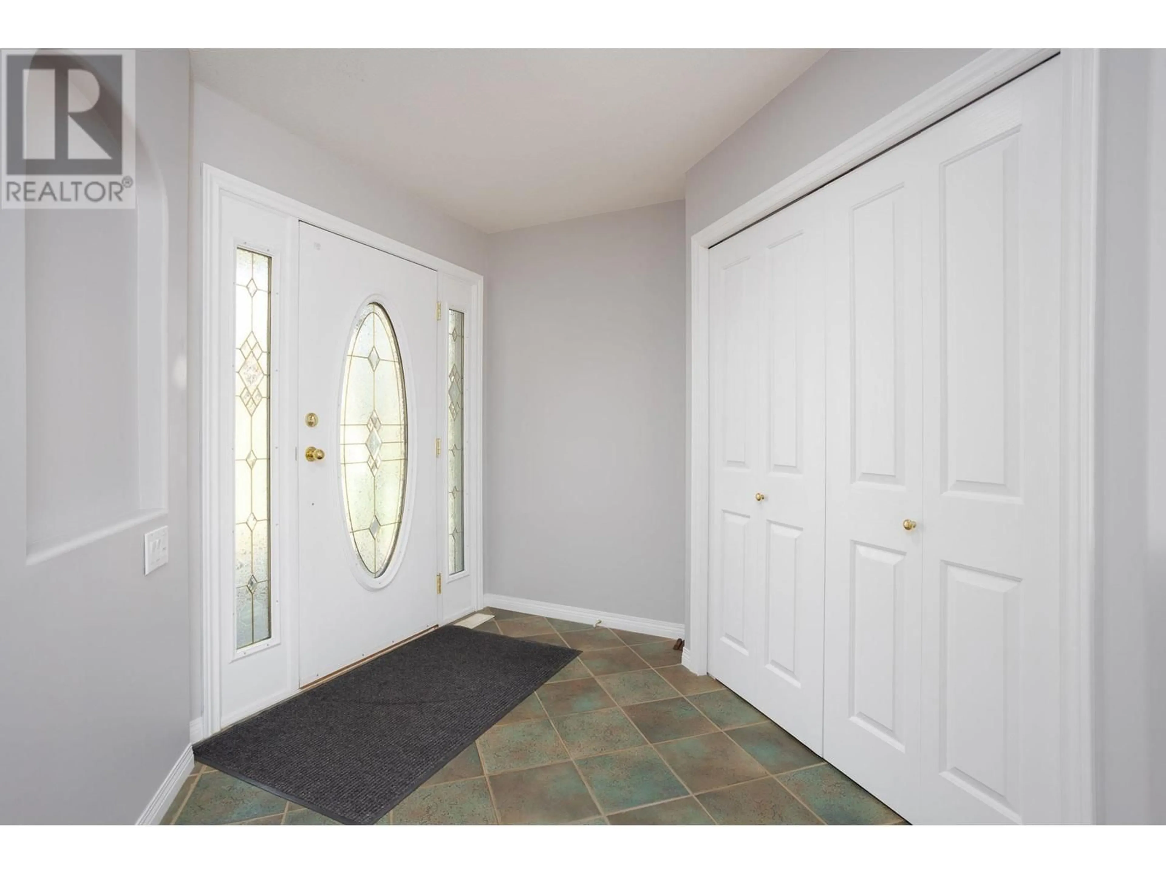 Indoor entryway for 4074 Gellatly Road Unit# 233, West Kelowna British Columbia V4T2S8