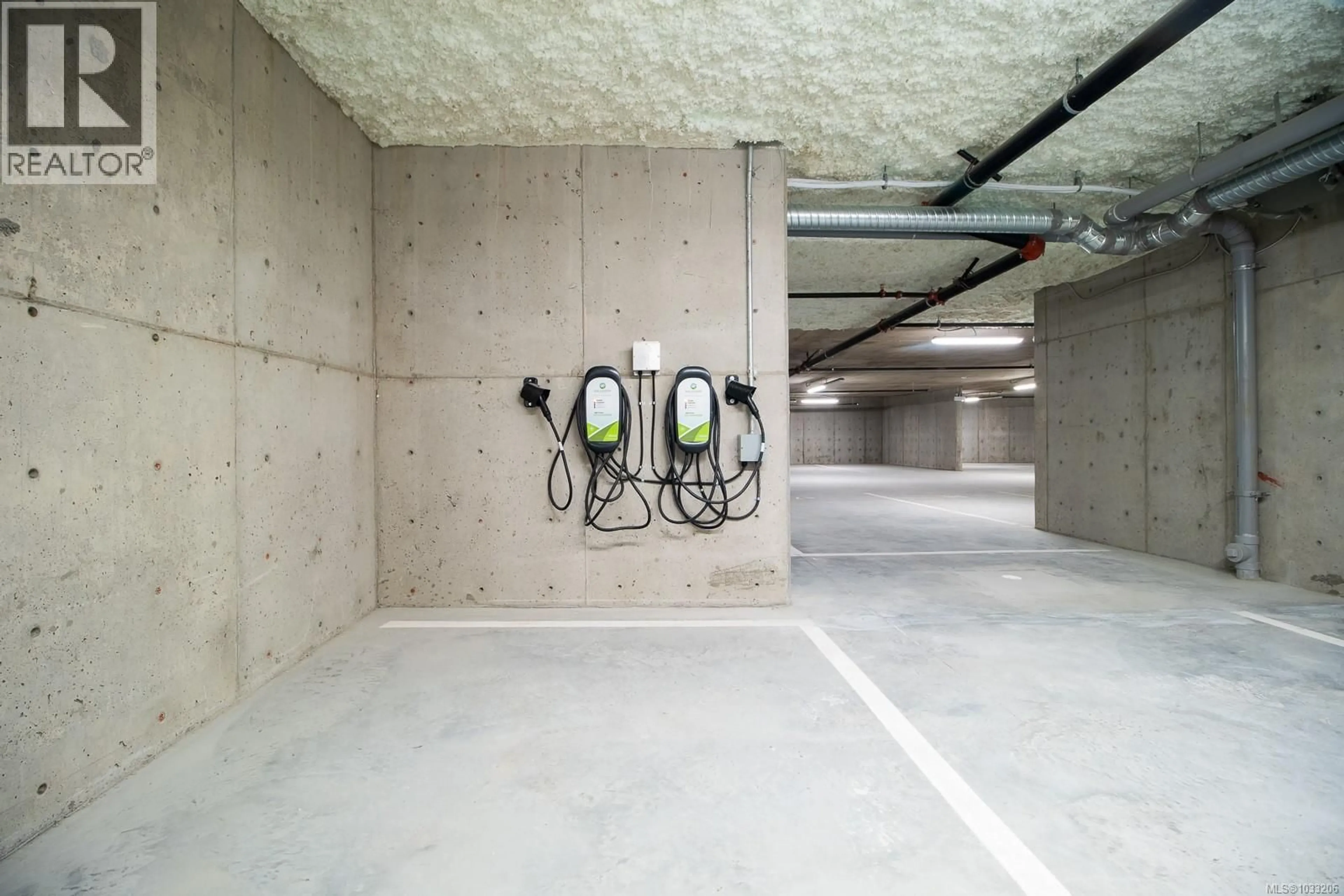 Indoor garage for 301 - 4474 WELLINGTON ROAD, Nanaimo British Columbia V9T2H3