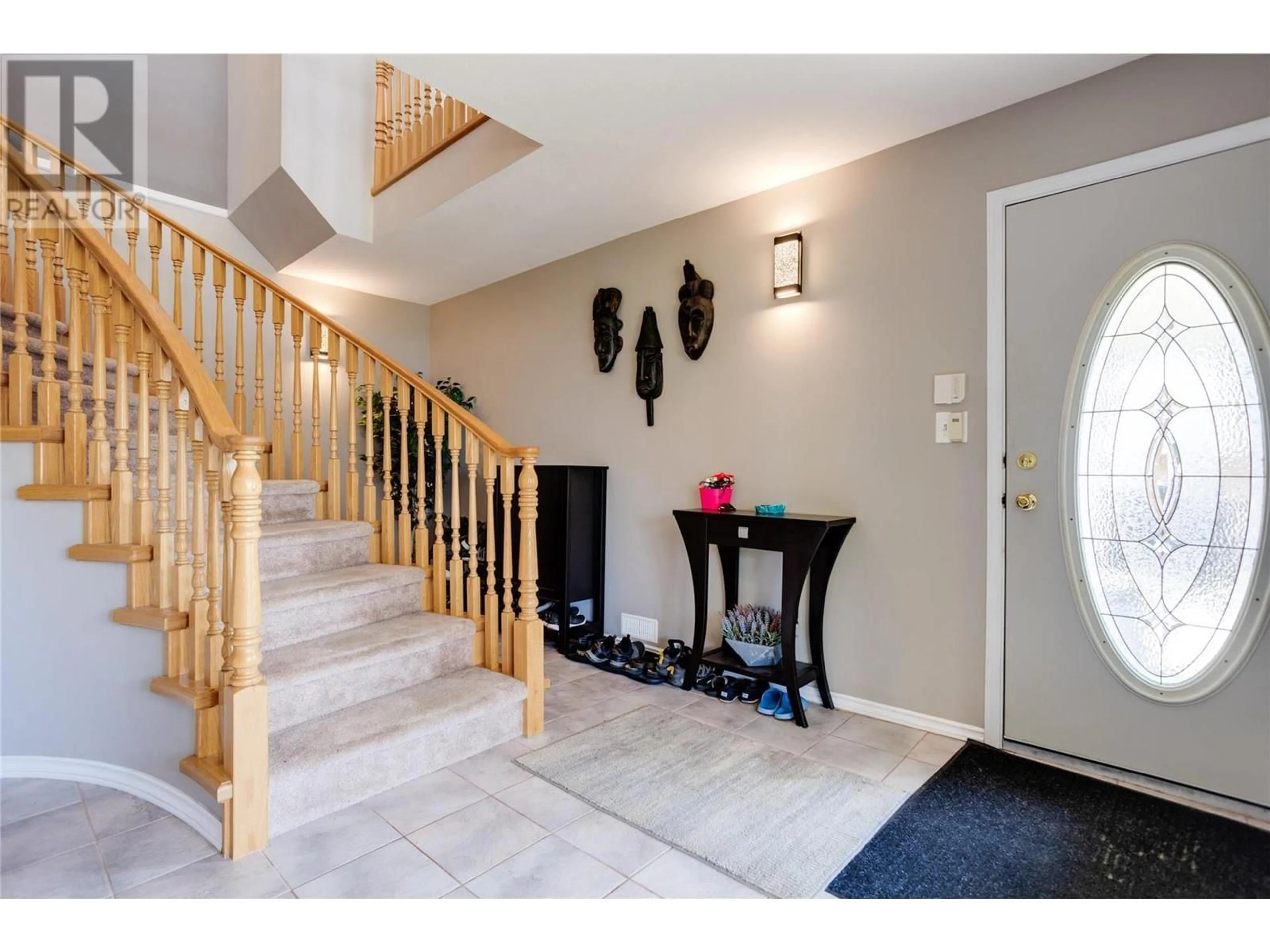 Indoor entryway for 1175 Toovey Road, Kelowna British Columbia V1X6R3