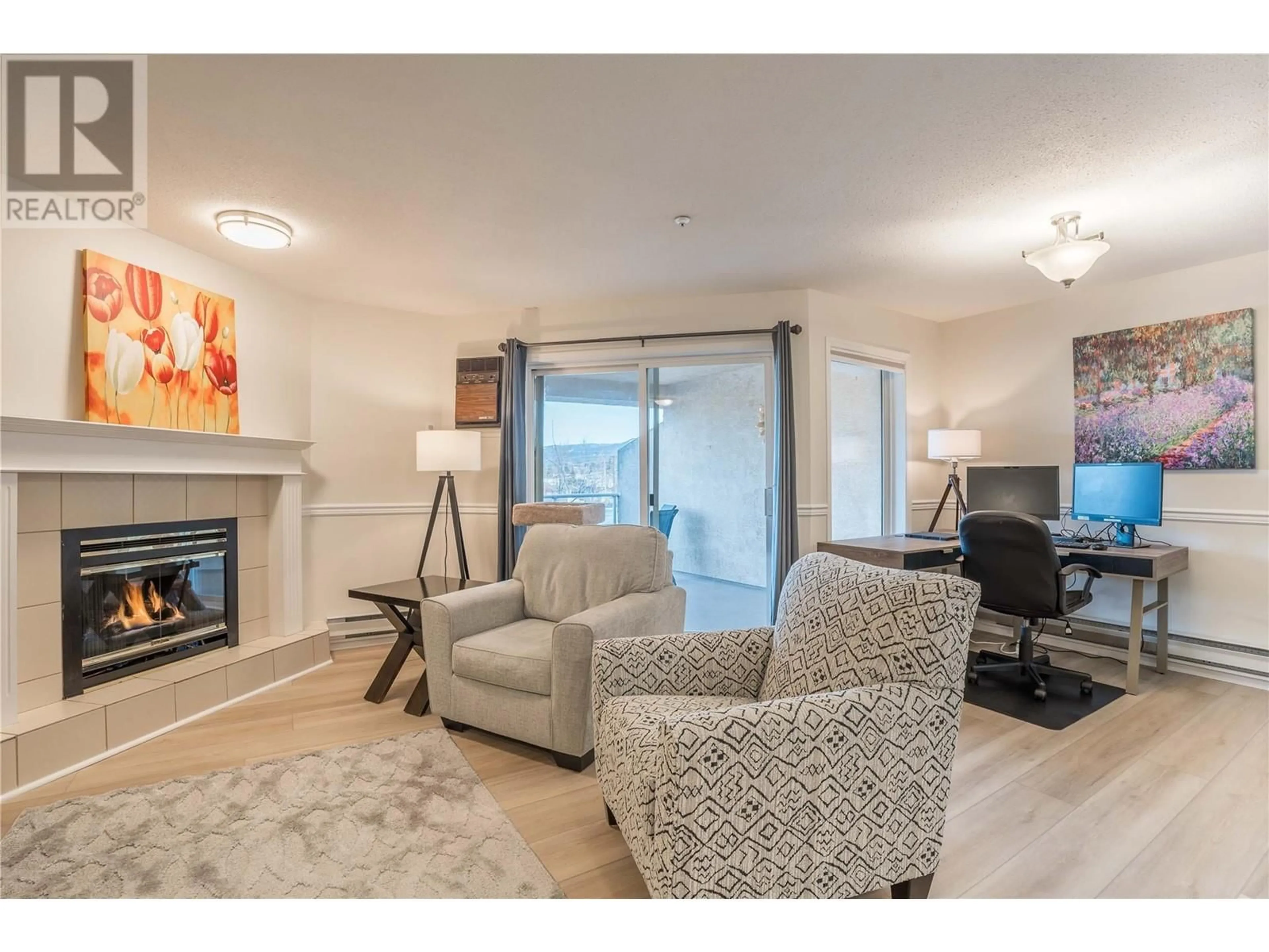 Living room with furniture, unknown for 407 - 1750 ATKINSON STREET, Penticton British Columbia V2A7M6