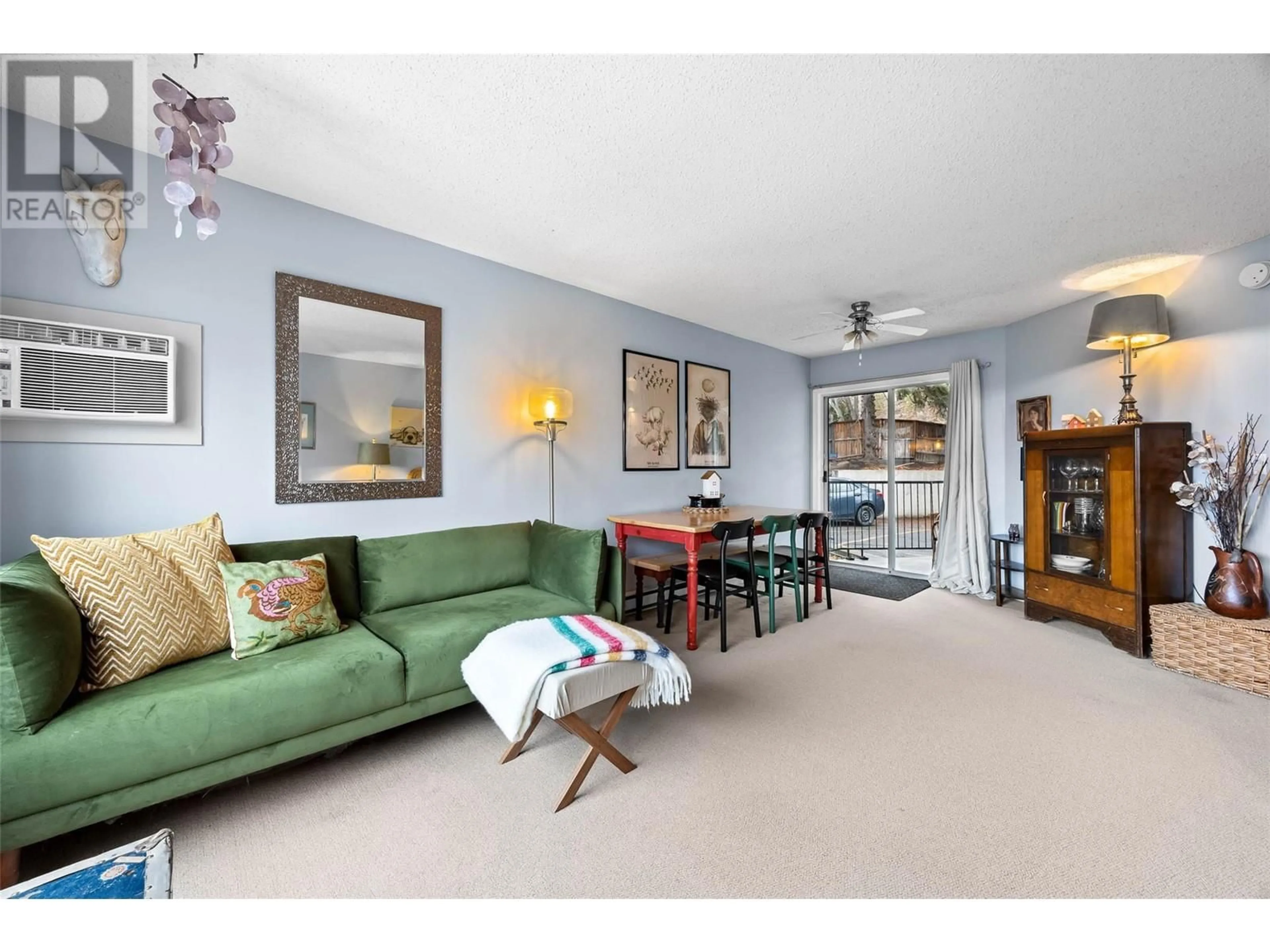Living room with furniture, unknown for 3 - 1089 MCMURDO DRIVE, Kamloops British Columbia V2C3G8