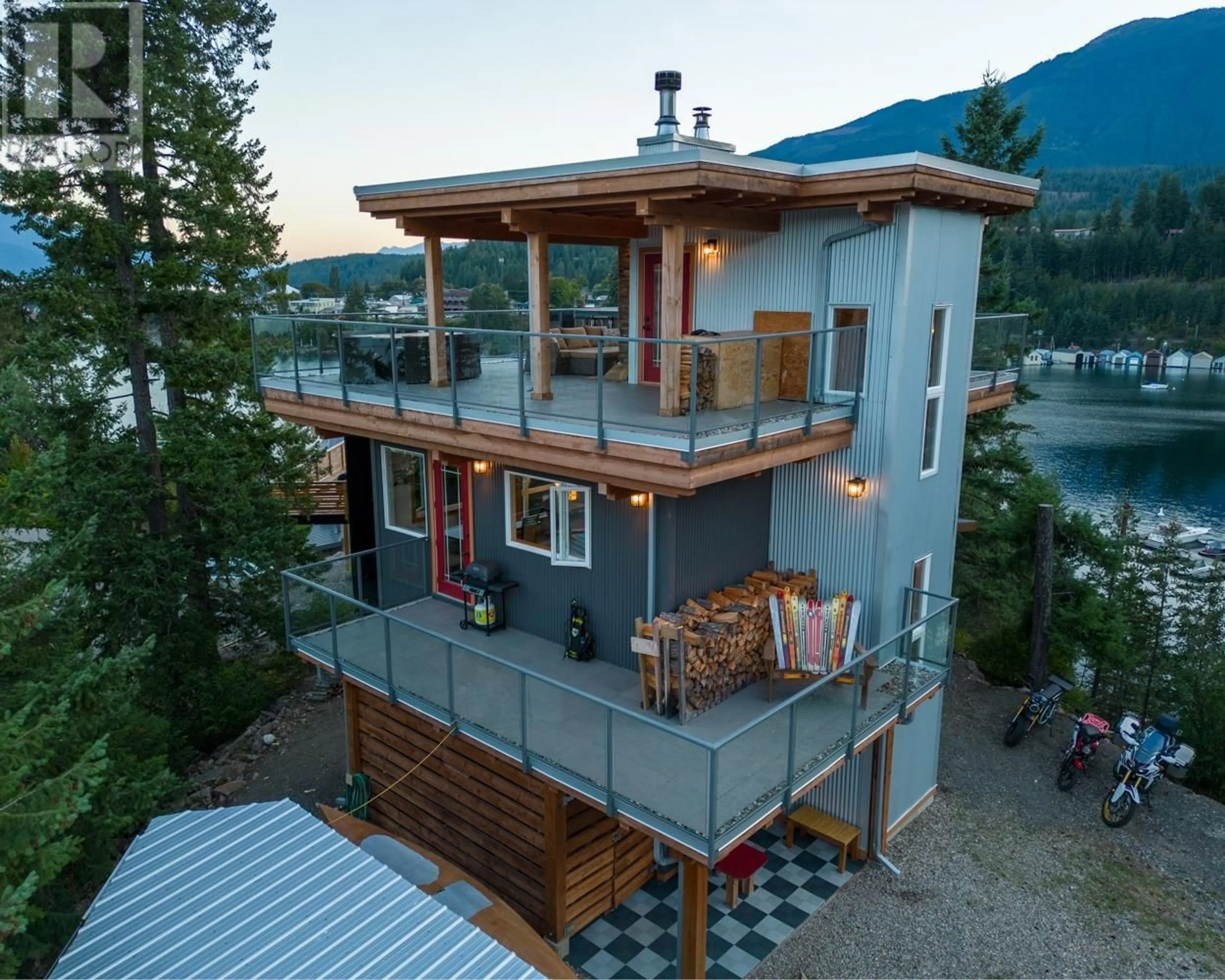 A pic from outside/outdoor area/front of a property/back of a property/a pic from drone, mountain view for 567 LARCH Drive, Kaslo British Columbia V0G1M0