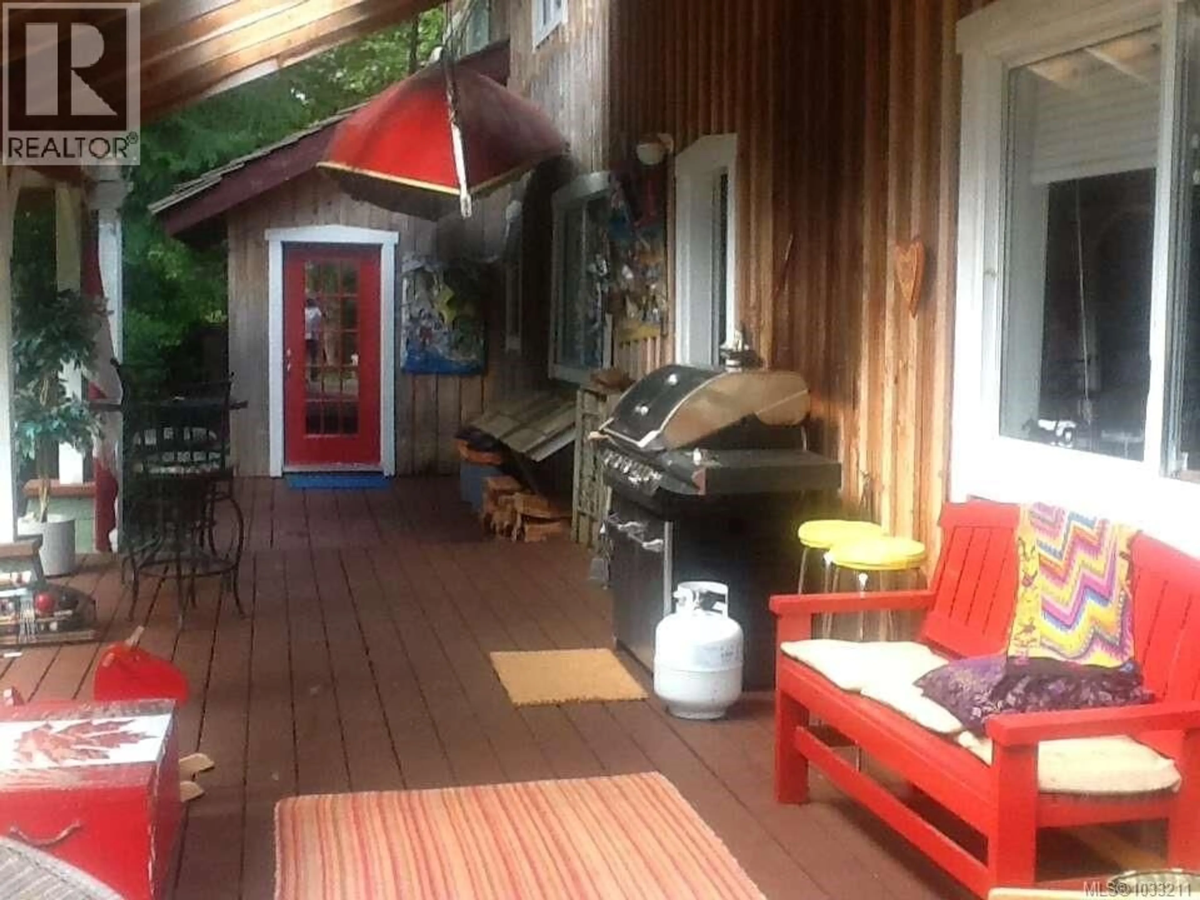 Patio, street for 3380 GUNPOWDER TRAIL, Hornby Island British Columbia V0R1Z0