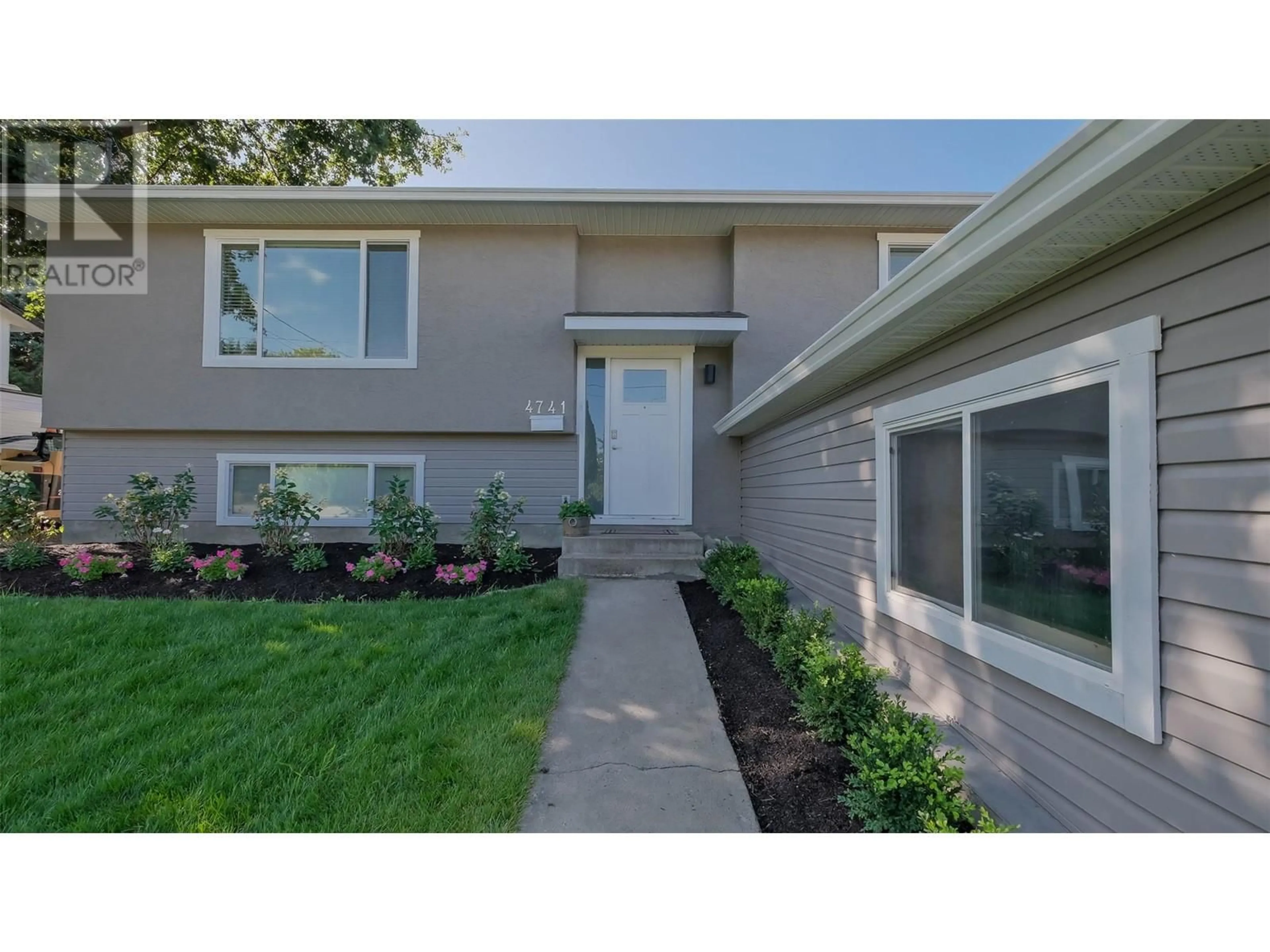 Home with vinyl exterior material, street for 4741 PARKDALE CRESCENT, Kelowna British Columbia V1X6T4
