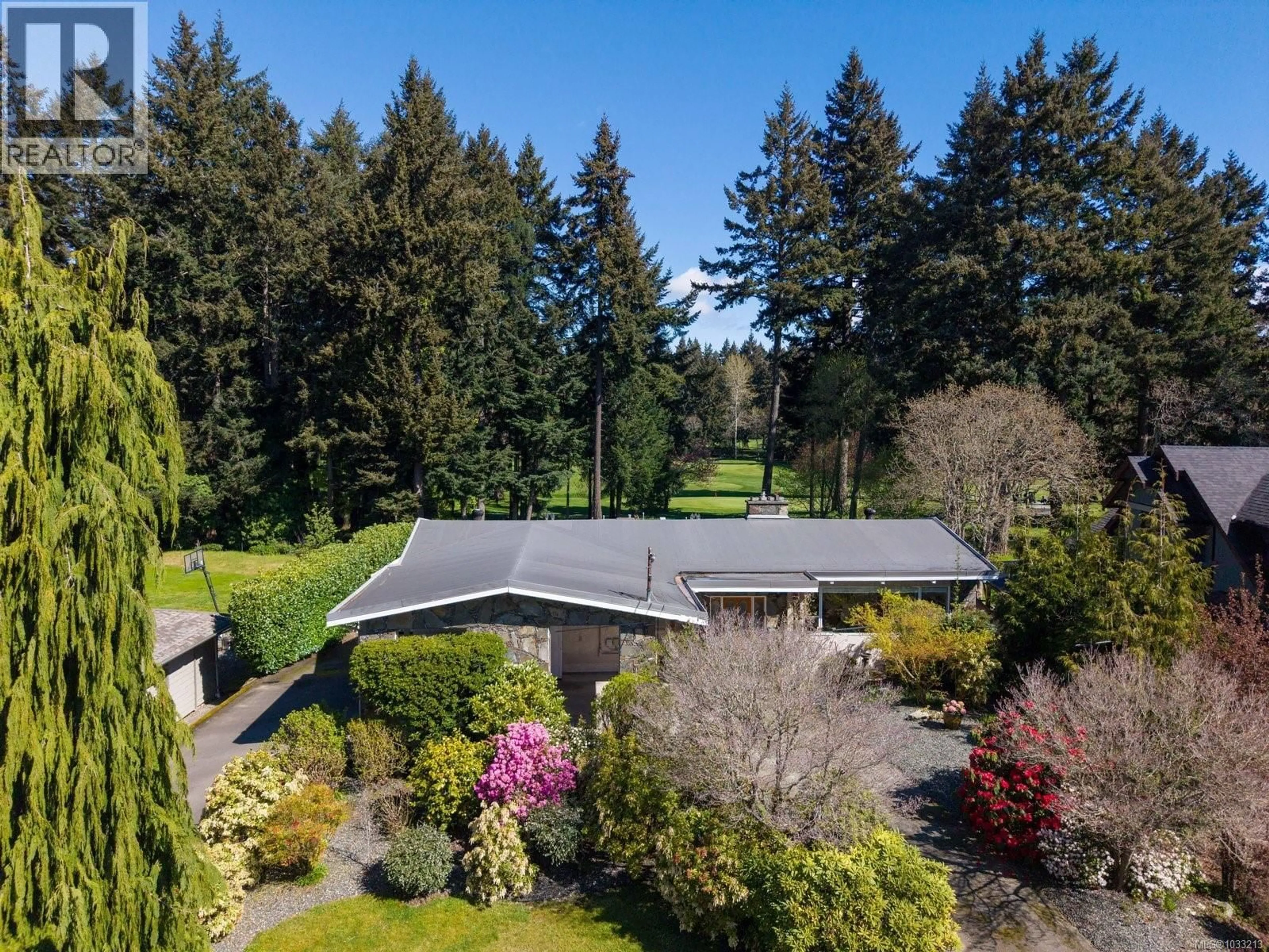 A pic from outside/outdoor area/front of a property/back of a property/a pic from drone, unknown for 2264 ALDEANE AVENUE, Colwood British Columbia V9B2C7