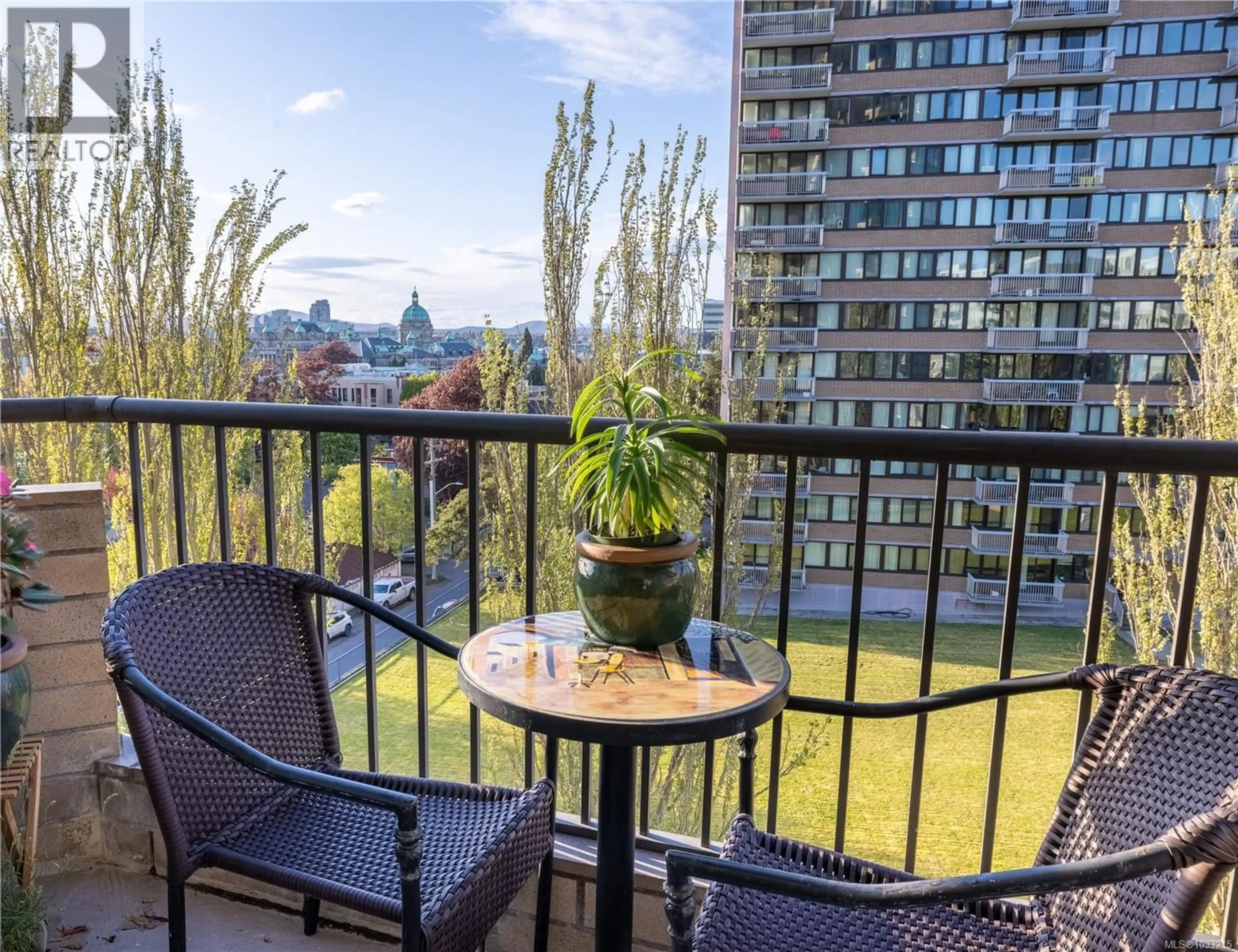 Balcony in the apartment, water/lake/river/ocean view for 705 - 620 TORONTO STREET, Victoria British Columbia V8V1P7