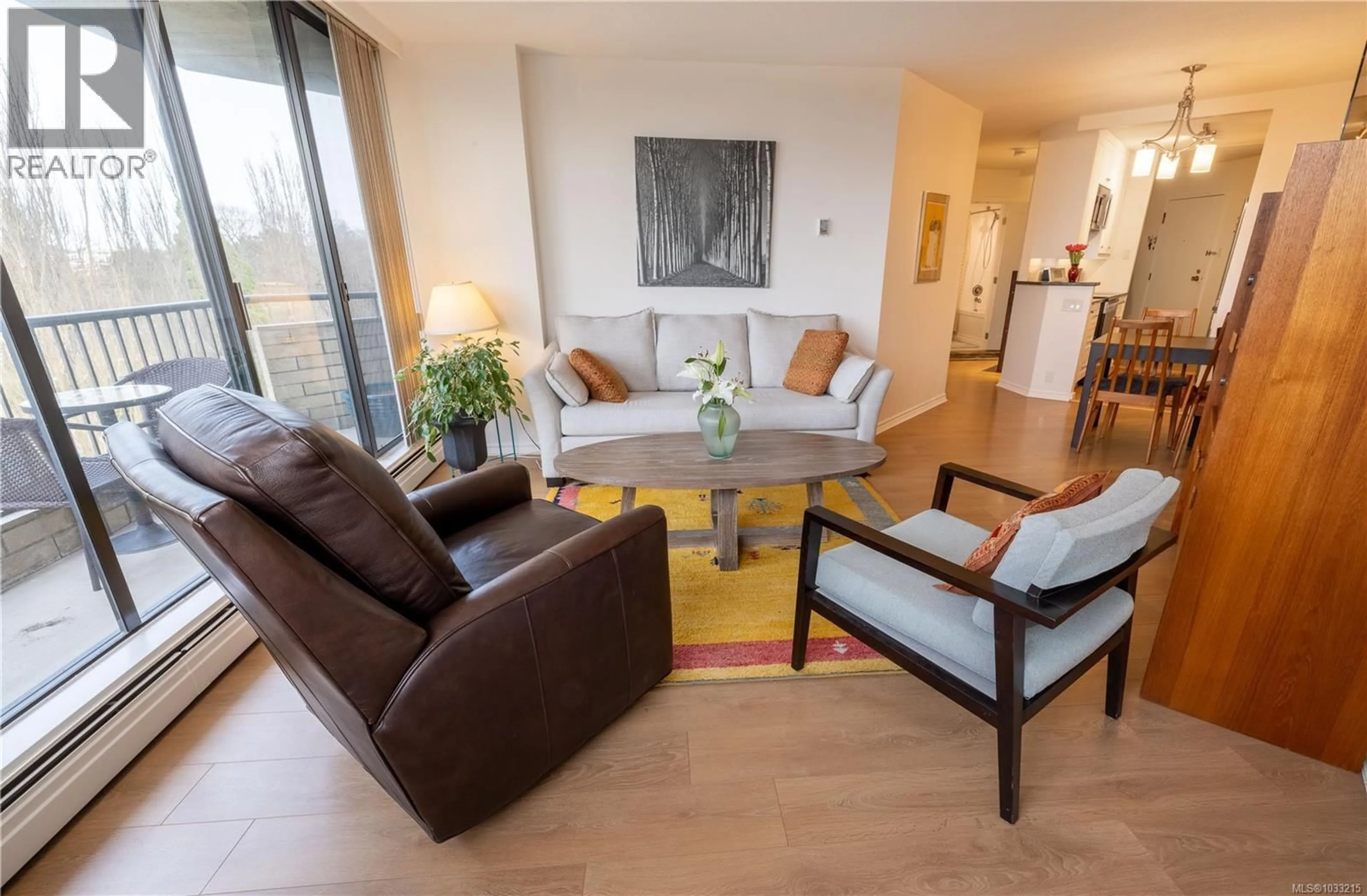 Living room with furniture, unknown for 705 - 620 TORONTO STREET, Victoria British Columbia V8V1P7