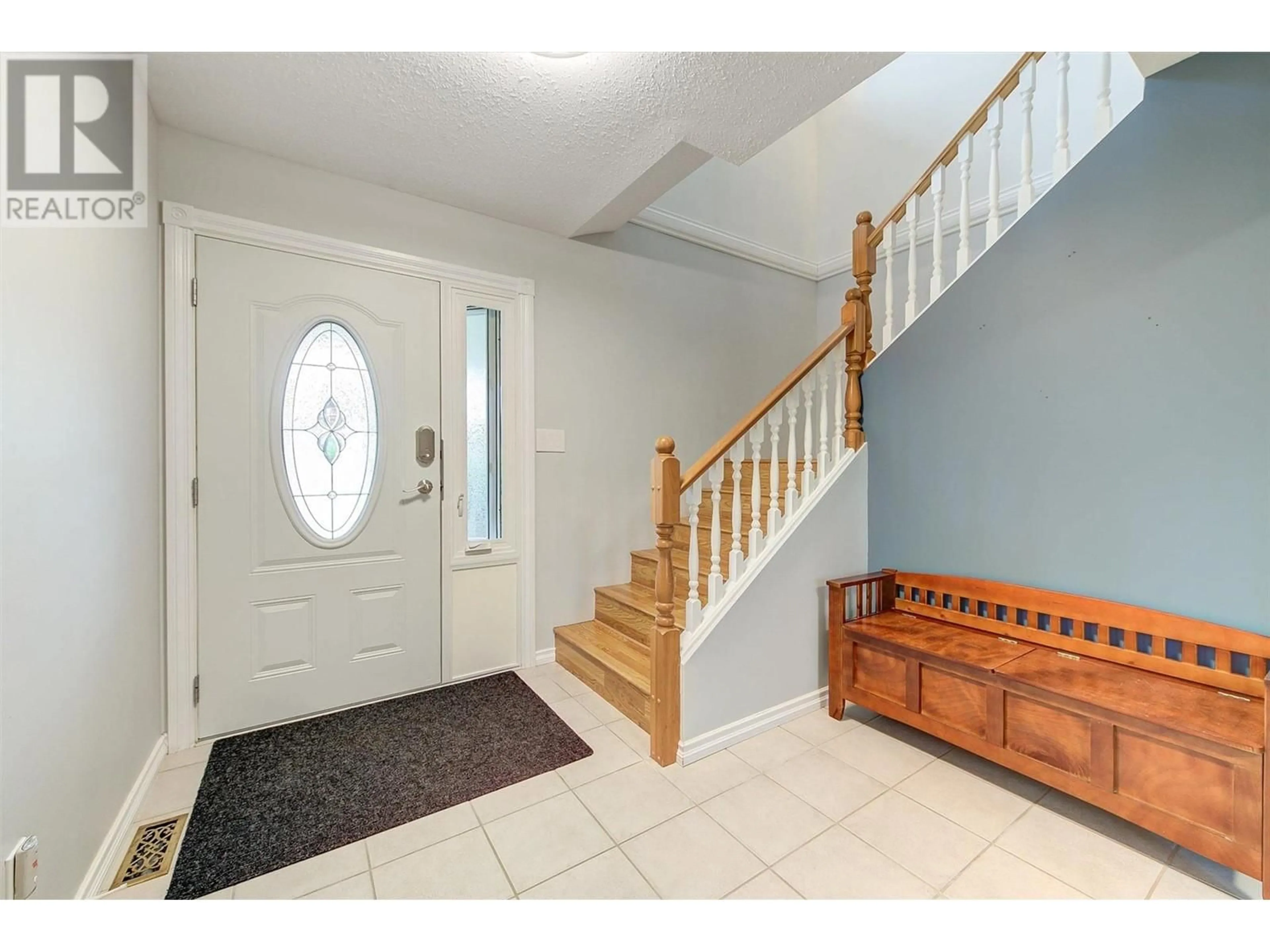 Indoor entryway for 6395 Newton Court, Summerland British Columbia V0H1Z7