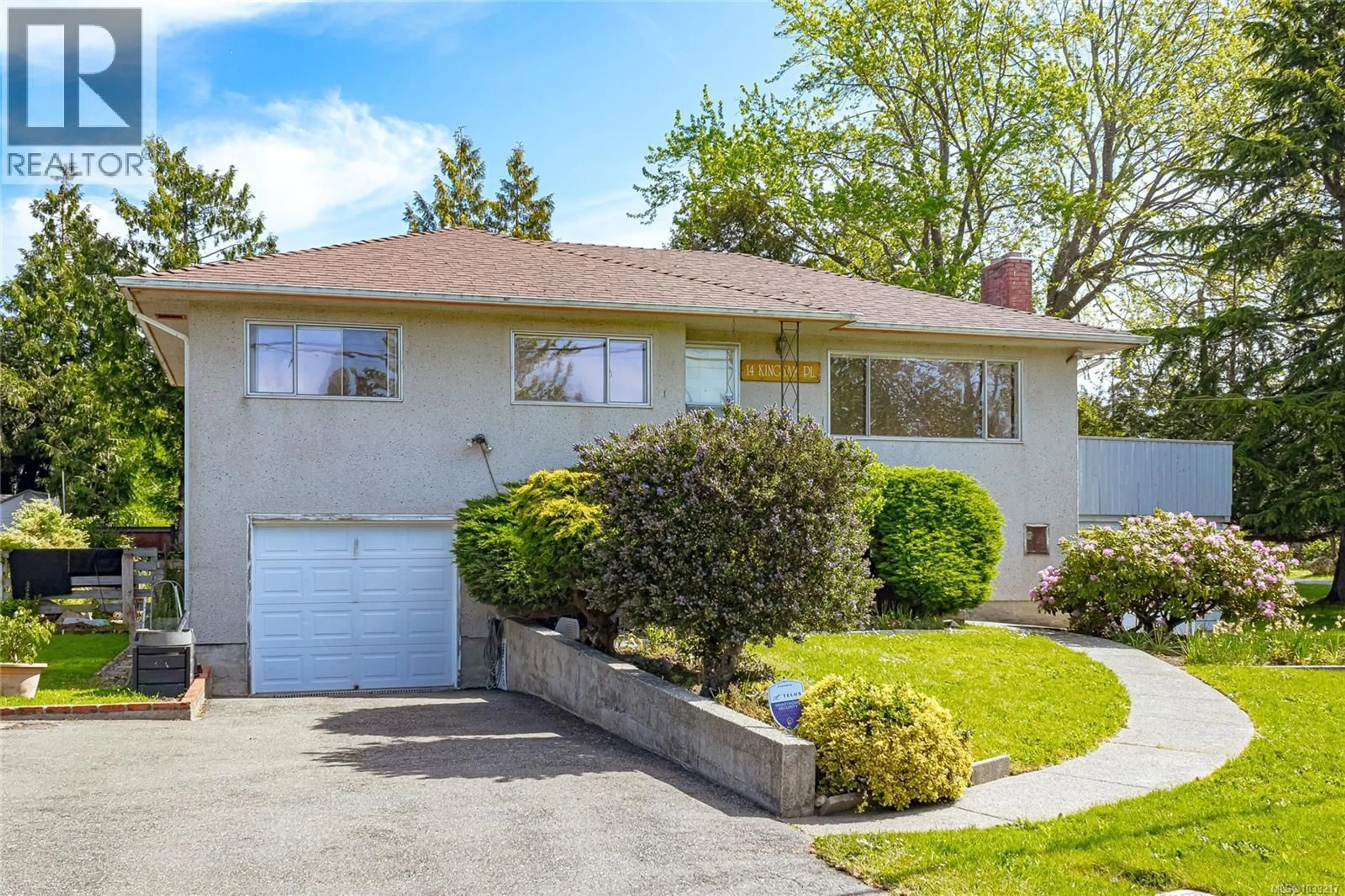 Home with vinyl exterior material, street for 14 KINGHAM PLACE, View Royal British Columbia V9B1L7