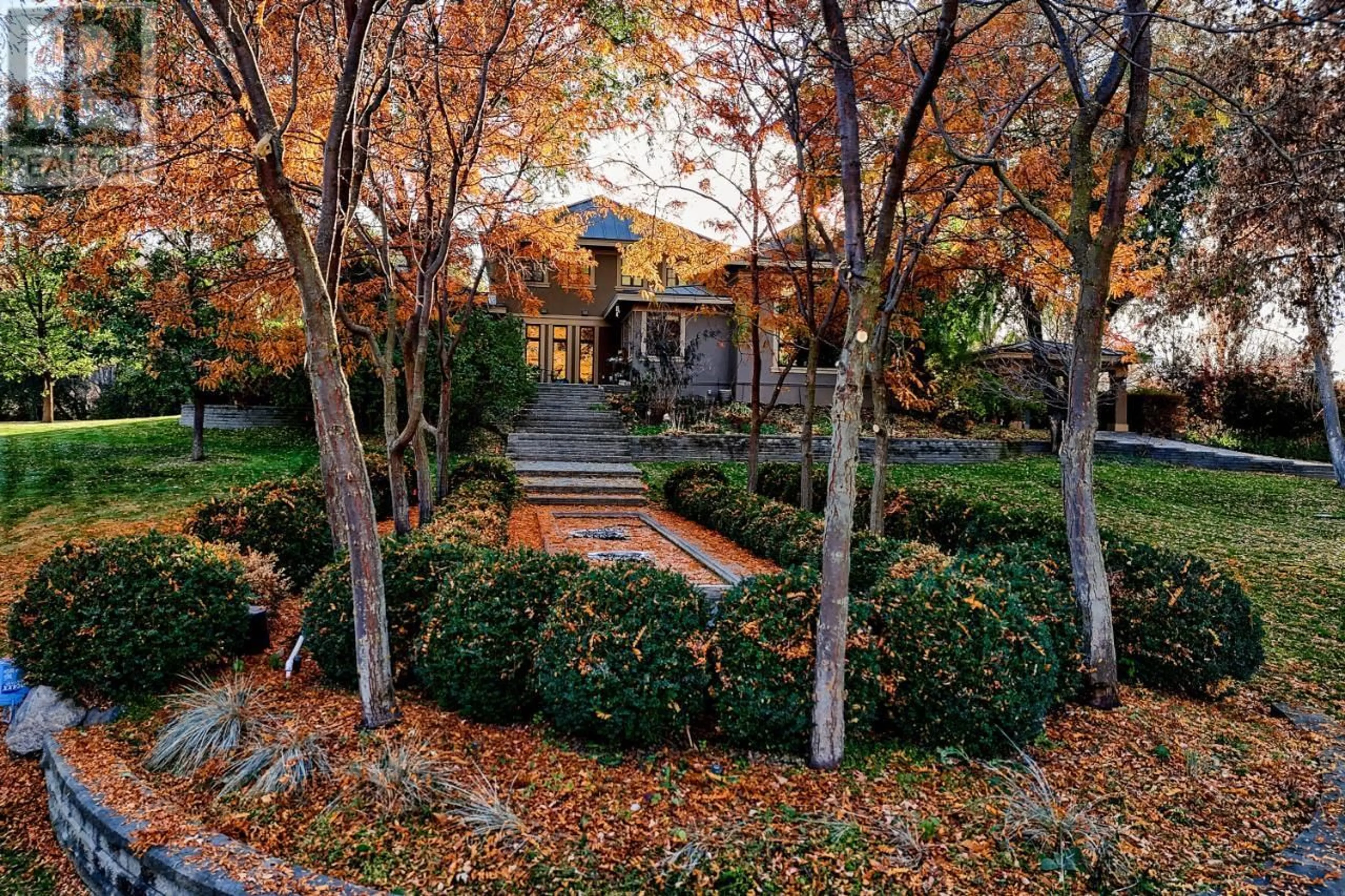 Patio, street for 3418 SHUSWAP  E ROAD, Kamloops British Columbia V2H1T2