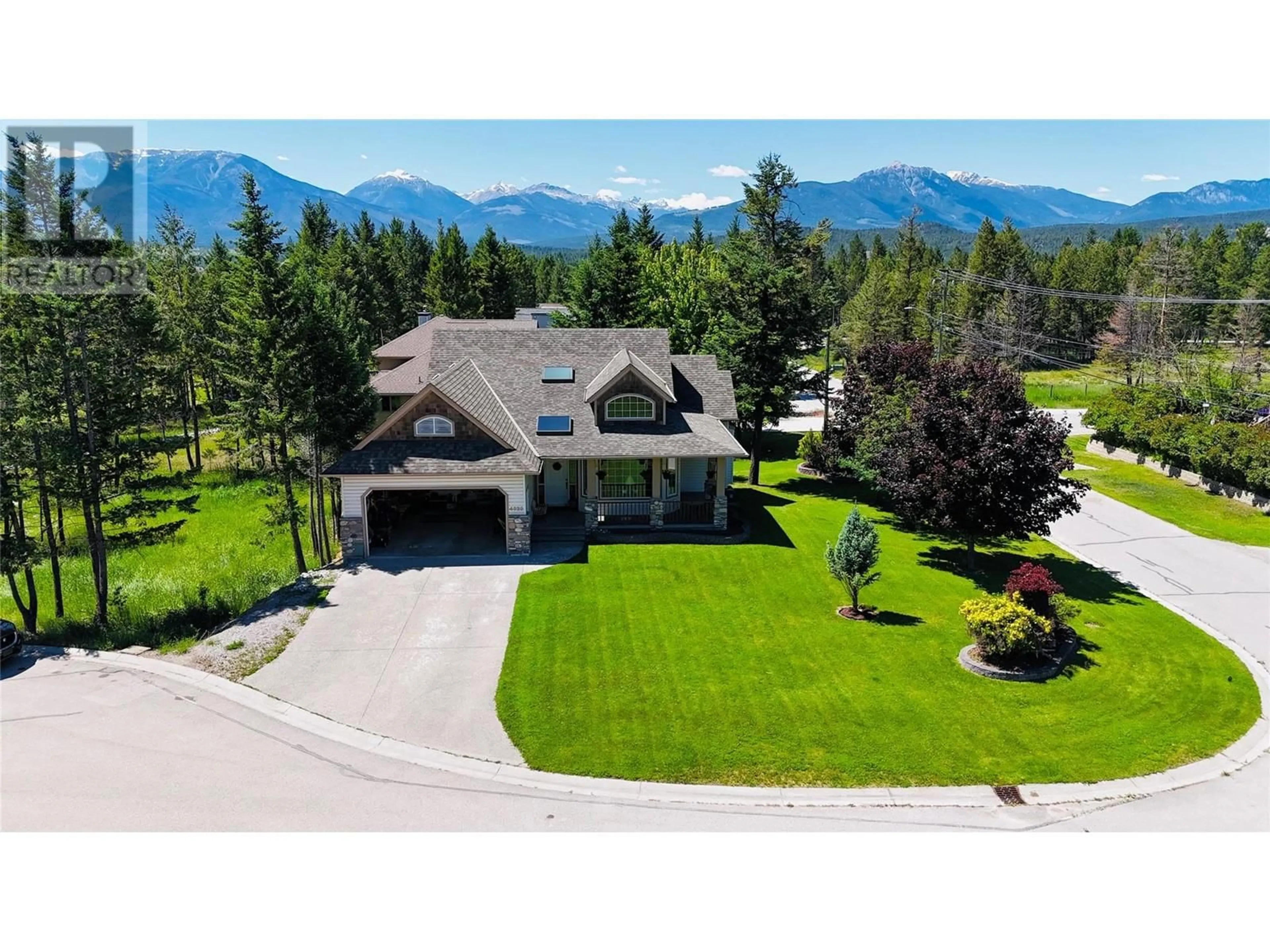 A pic from outside/outdoor area/front of a property/back of a property/a pic from drone, mountain view for 4828 FIRLAND Close, Radium Hot Springs British Columbia V0A1M0