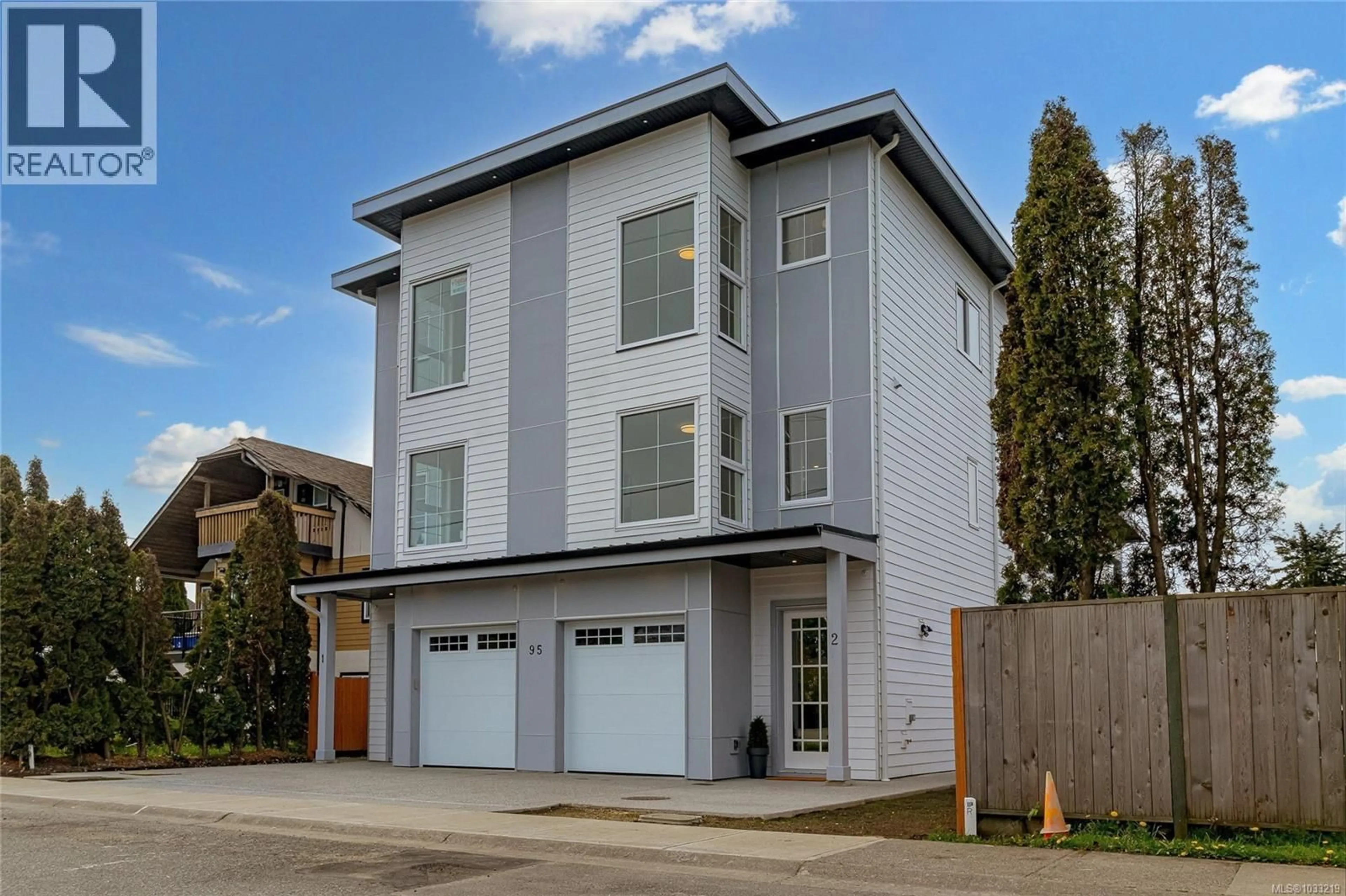 Home with vinyl exterior material, street for # 2 - 95 BATTLEFORD AVENUE, Saanich British Columbia V8Z1K5