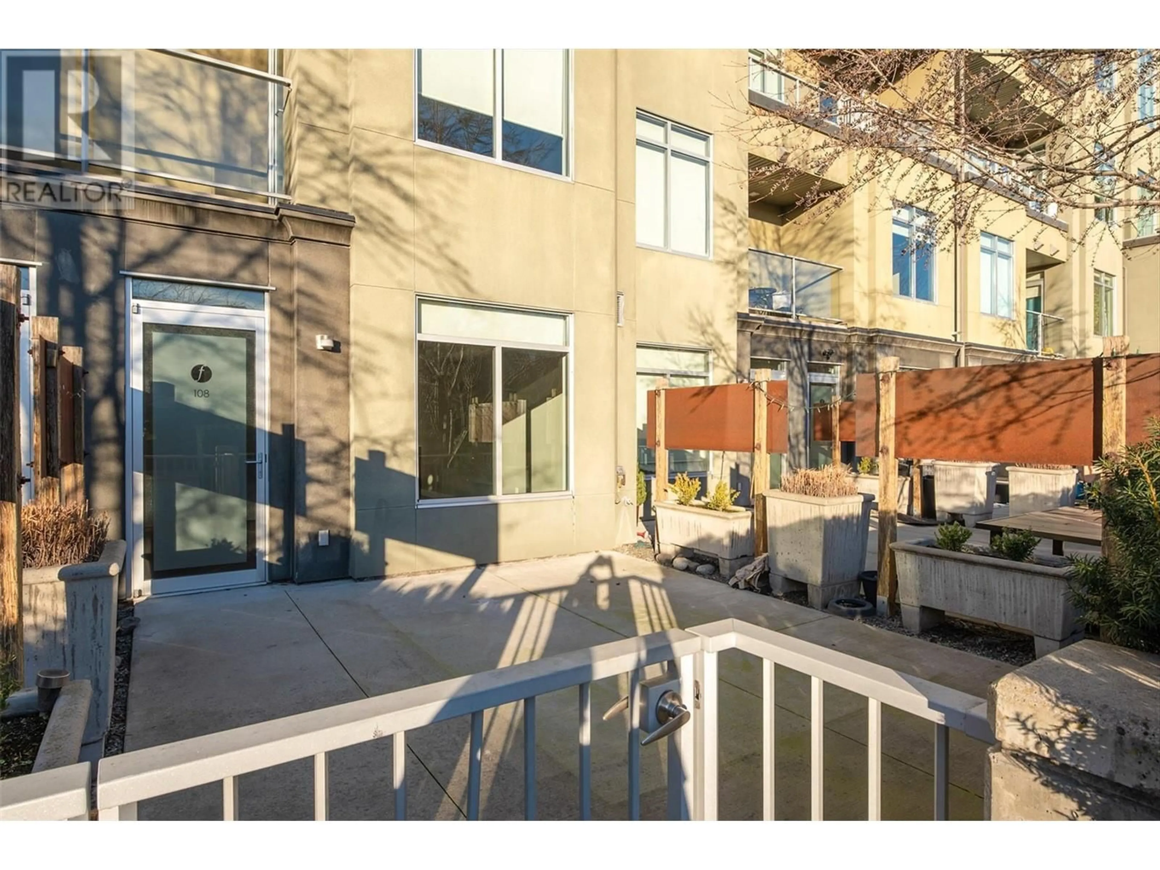 Patio, street for 1495 Graham Street Unit# 108, Kelowna British Columbia V1Y2A3