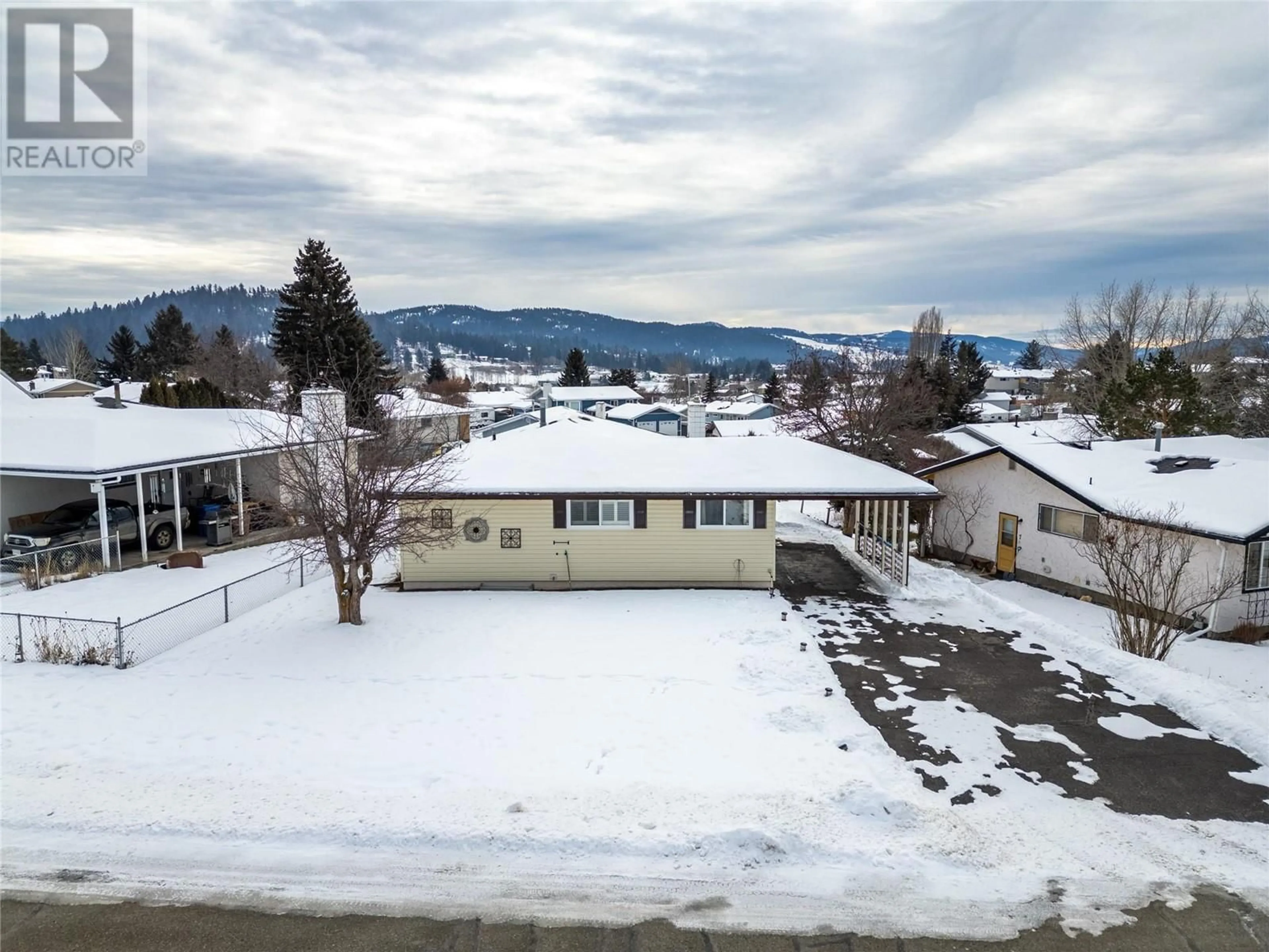 A pic from outside/outdoor area/front of a property/back of a property/a pic from drone, mountain view for 9 EMERALD Drive, Logan Lake British Columbia V0K1W0