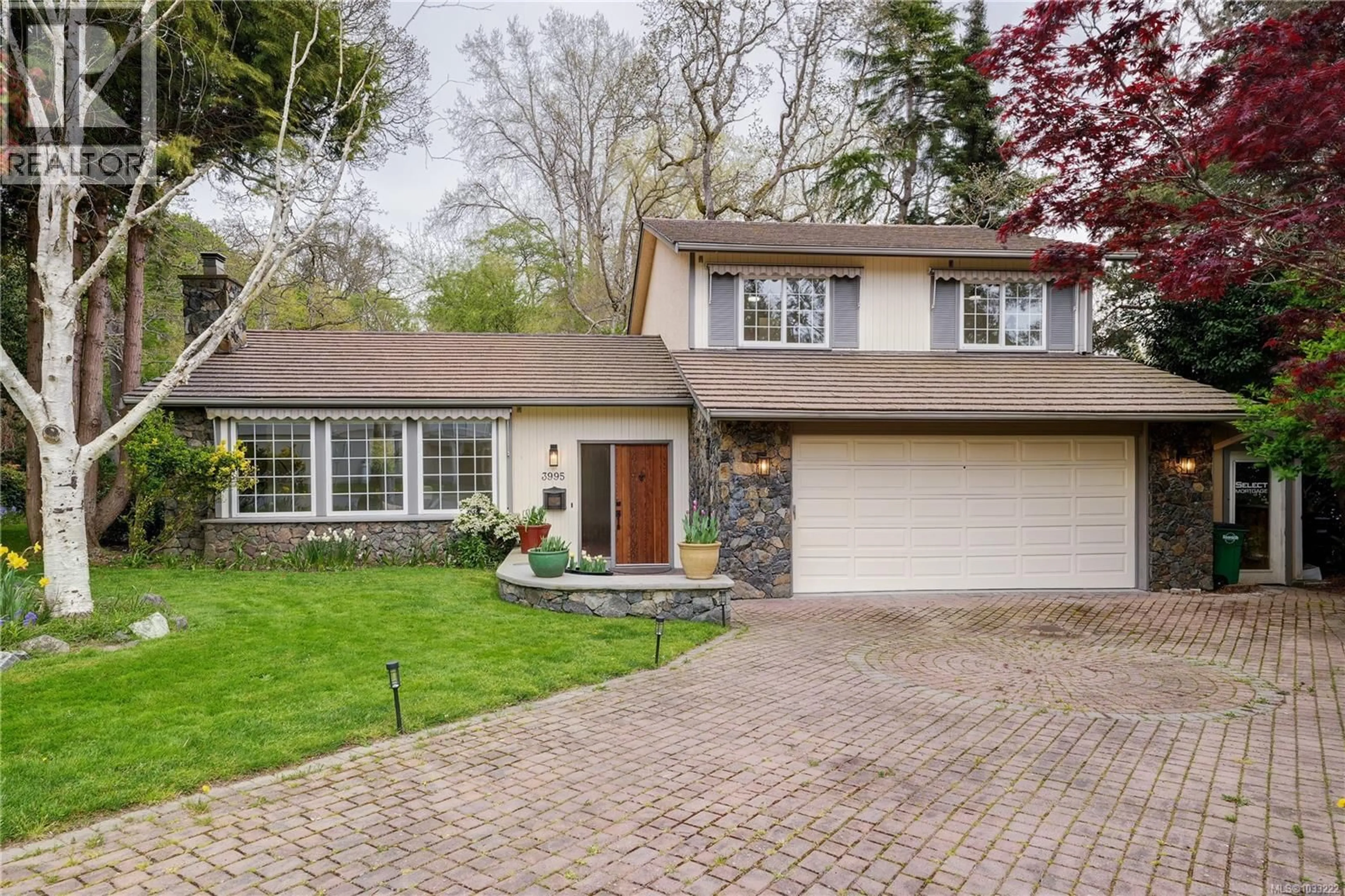 Home with brick exterior material, street for 3995 RESOLUTE PLACE, Saanich British Columbia V8X4L5