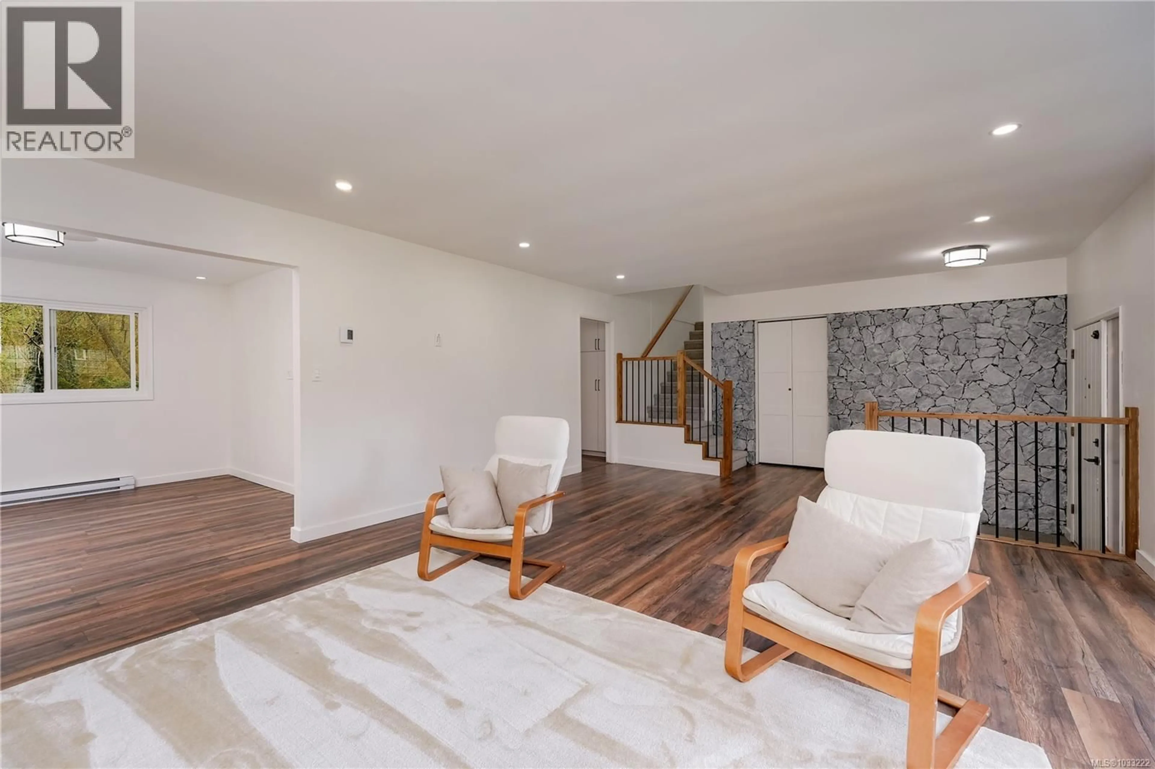 Living room with furniture, unknown for 3995 RESOLUTE PLACE, Saanich British Columbia V8X4L5