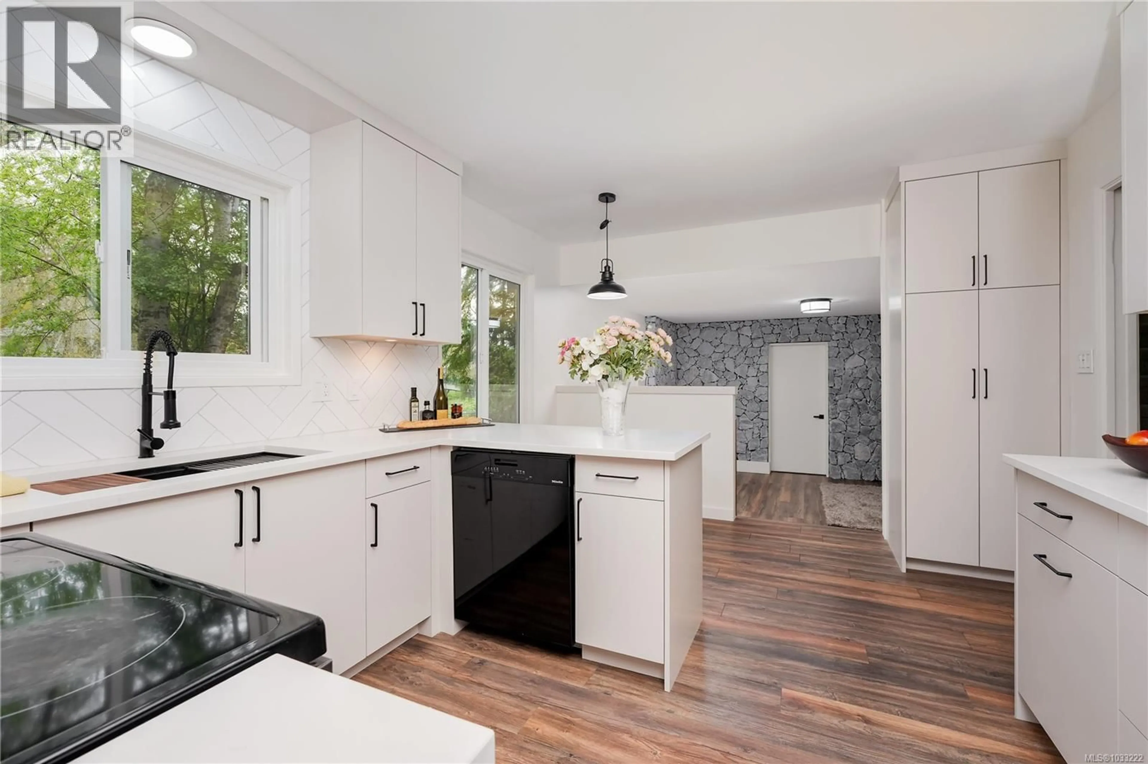 Contemporary kitchen, ceramic/tile floor for 3995 RESOLUTE PLACE, Saanich British Columbia V8X4L5