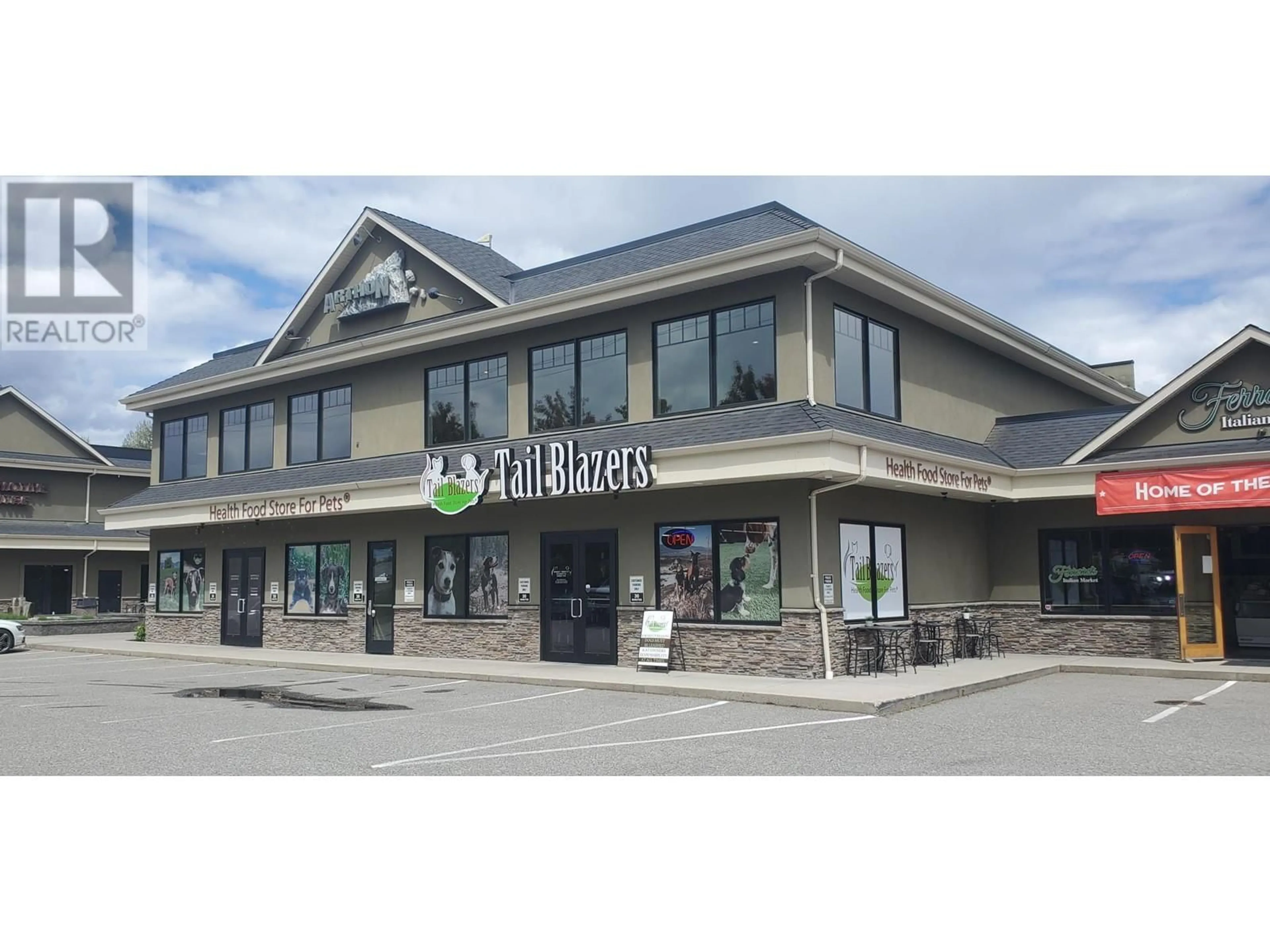 Indoor foyer for 9 - 1790 KLO ROAD, Kelowna British Columbia V1W3P6