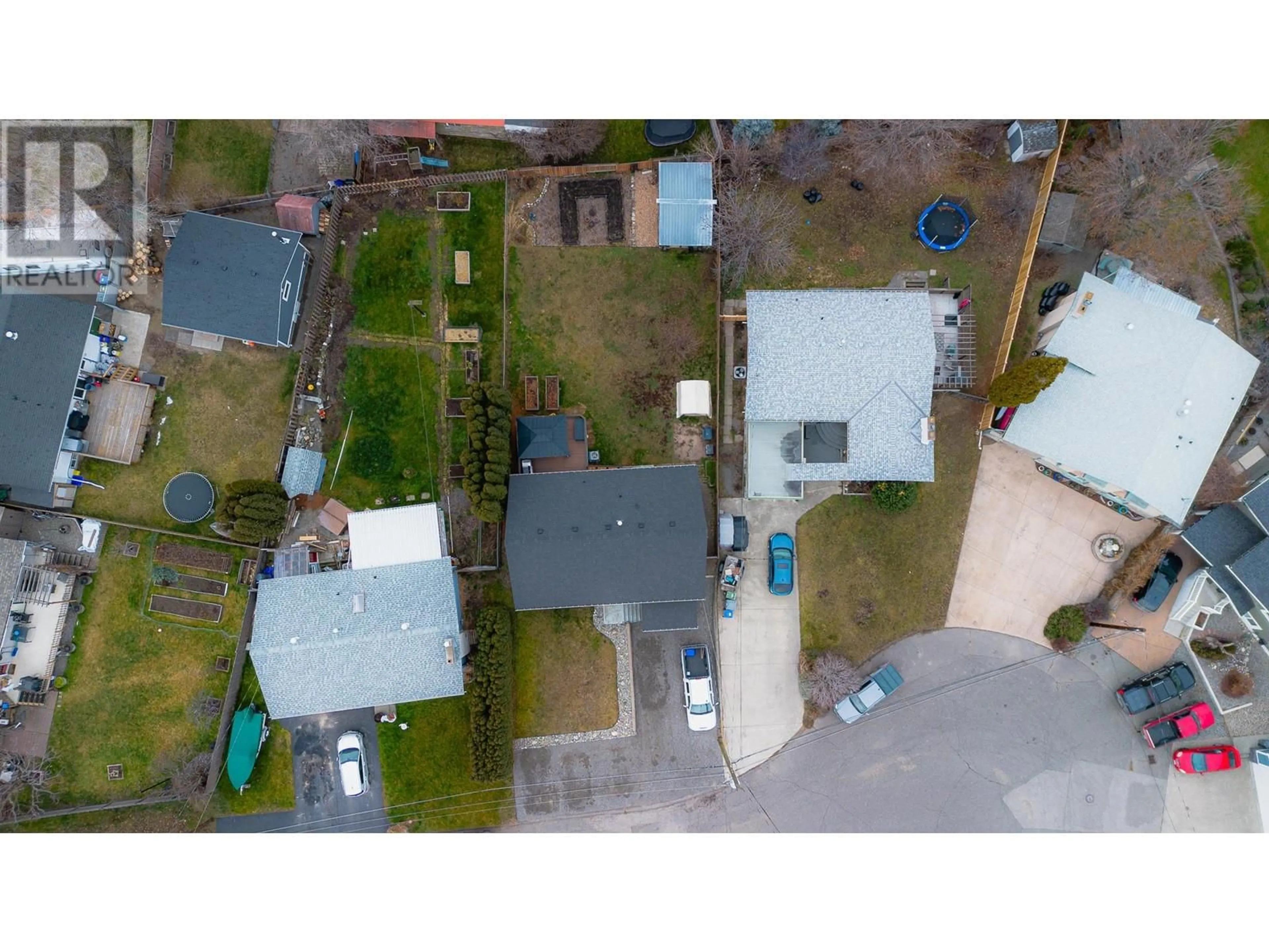 A pic from outside/outdoor area/front of a property/back of a property/a pic from drone, street for 94 Chapman Place, Kamloops British Columbia V2C4R2