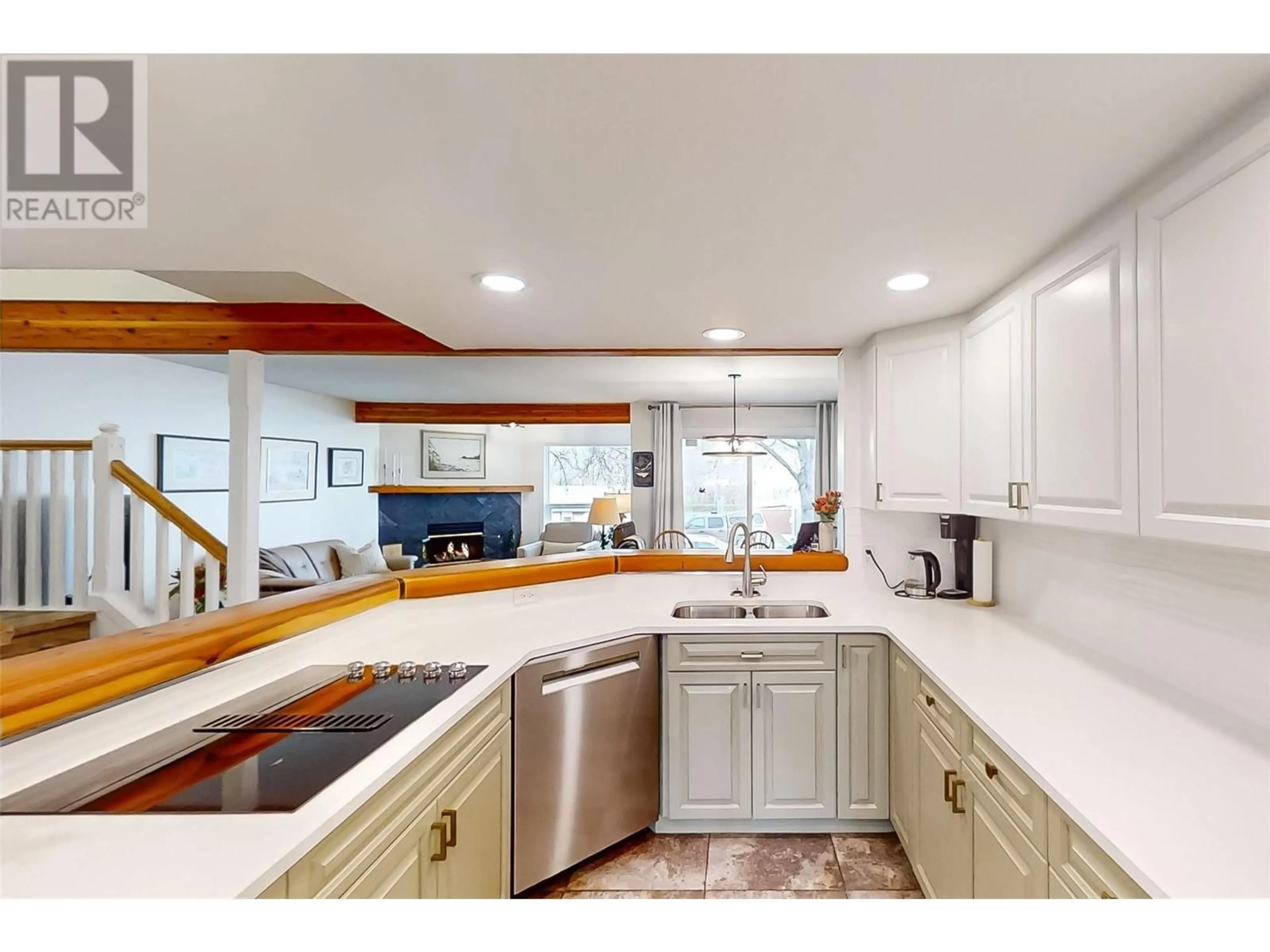 Open concept kitchen, ceramic/tile floor for 12 - 763 FRONT STREET, Kamloops British Columbia V2C6S8