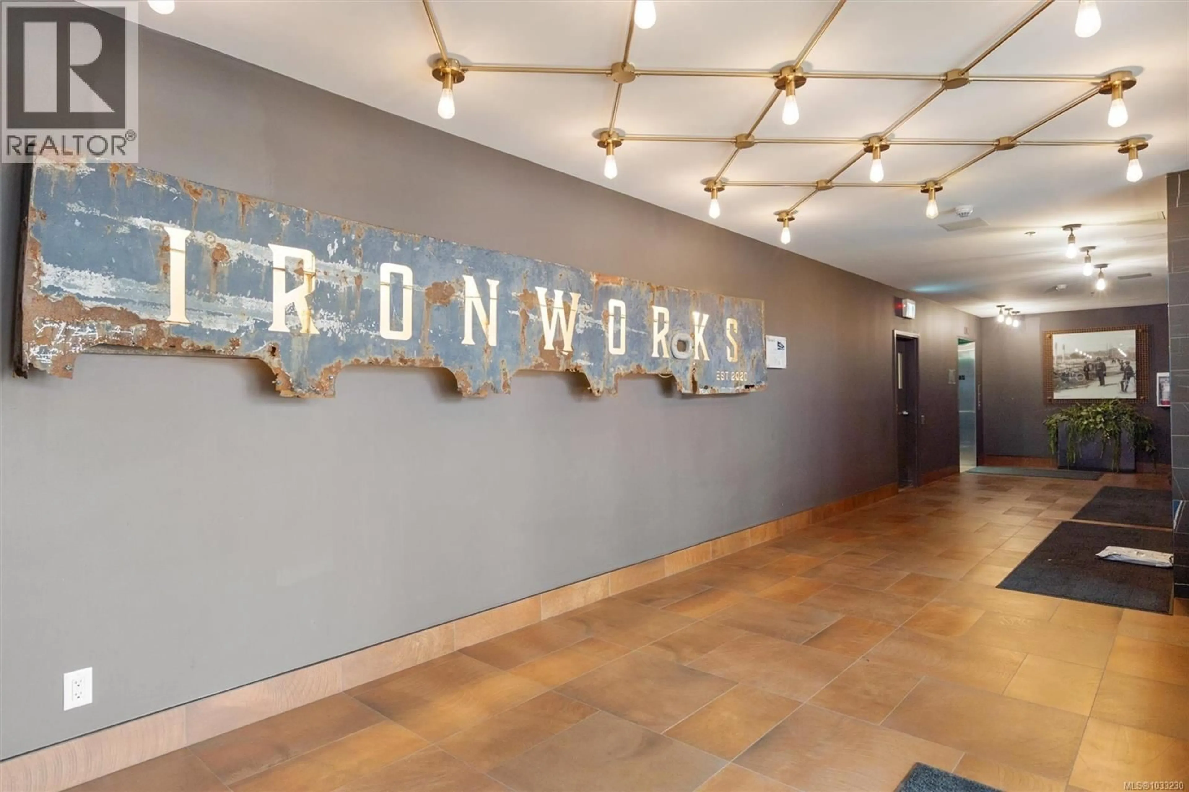 Unknown for 220 - 515 CHATHAM STREET, Victoria British Columbia V8T0C8