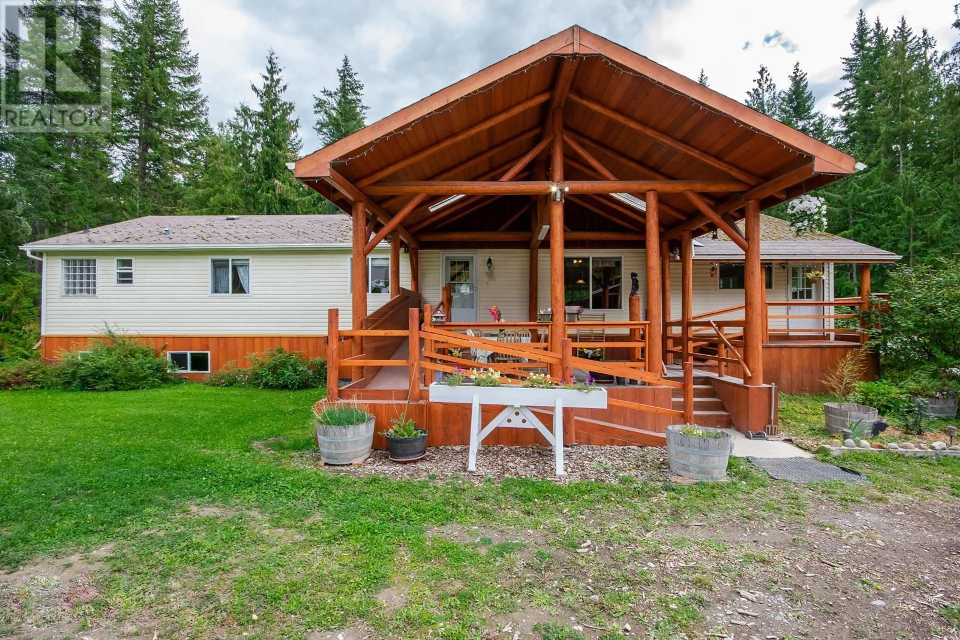 Patio, mountain view for 2681 TRANS CANADA HIGHWAY OTHER, Sorrento British Columbia V0E2W0
