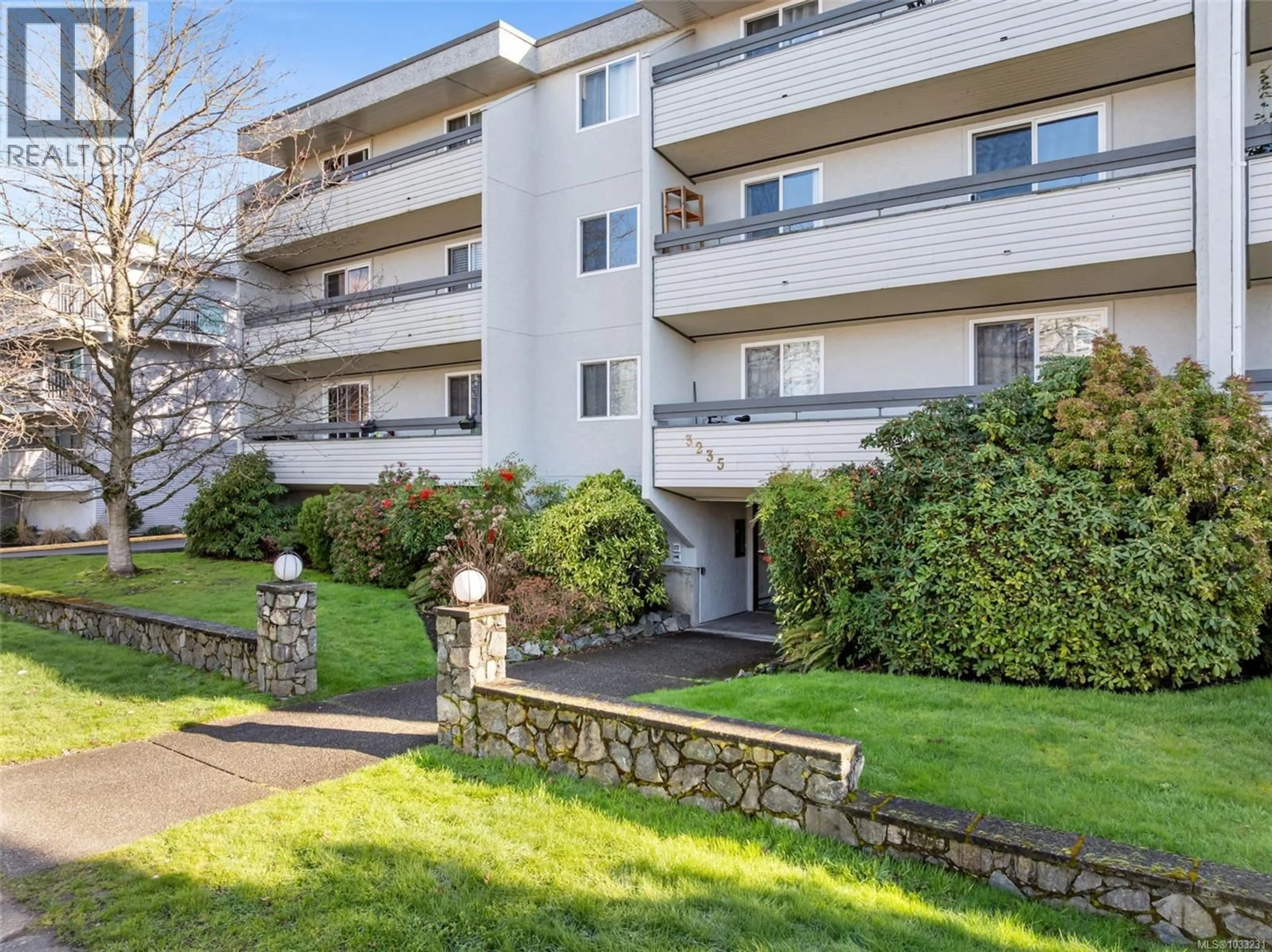 Patio, street for 103 - 3235 QUADRA STREET, Saanich British Columbia V8X1G4