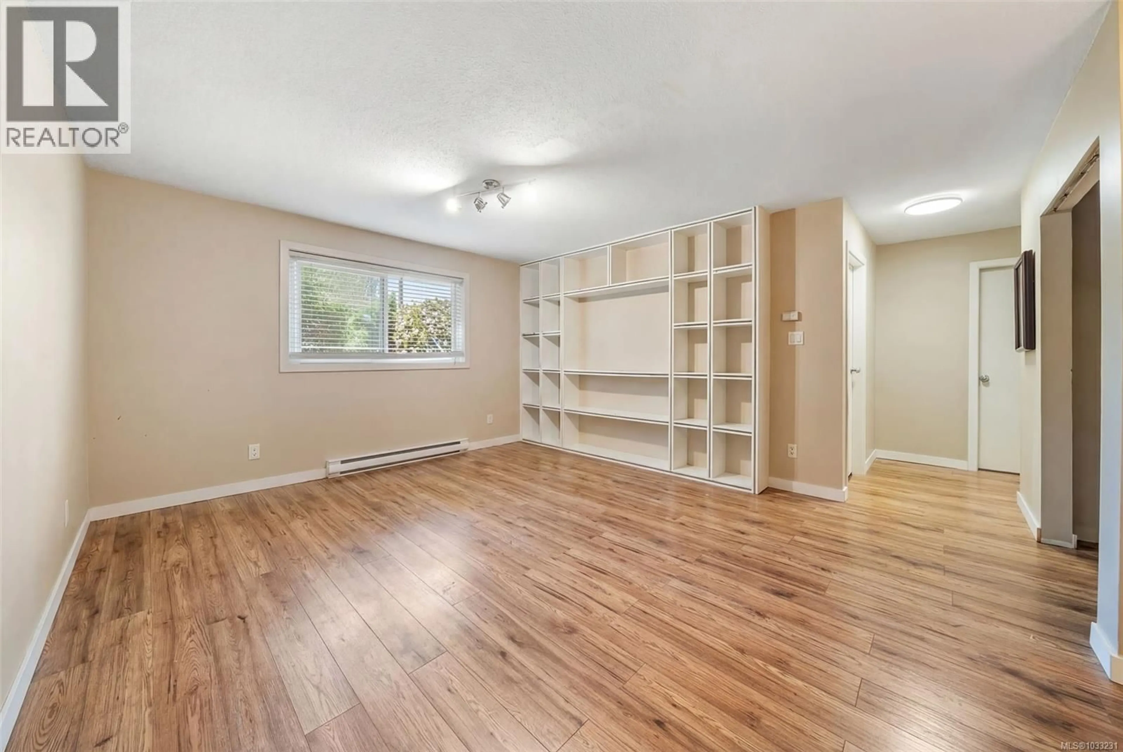 A pic of a room for 103 - 3235 QUADRA STREET, Saanich British Columbia V8X1G4