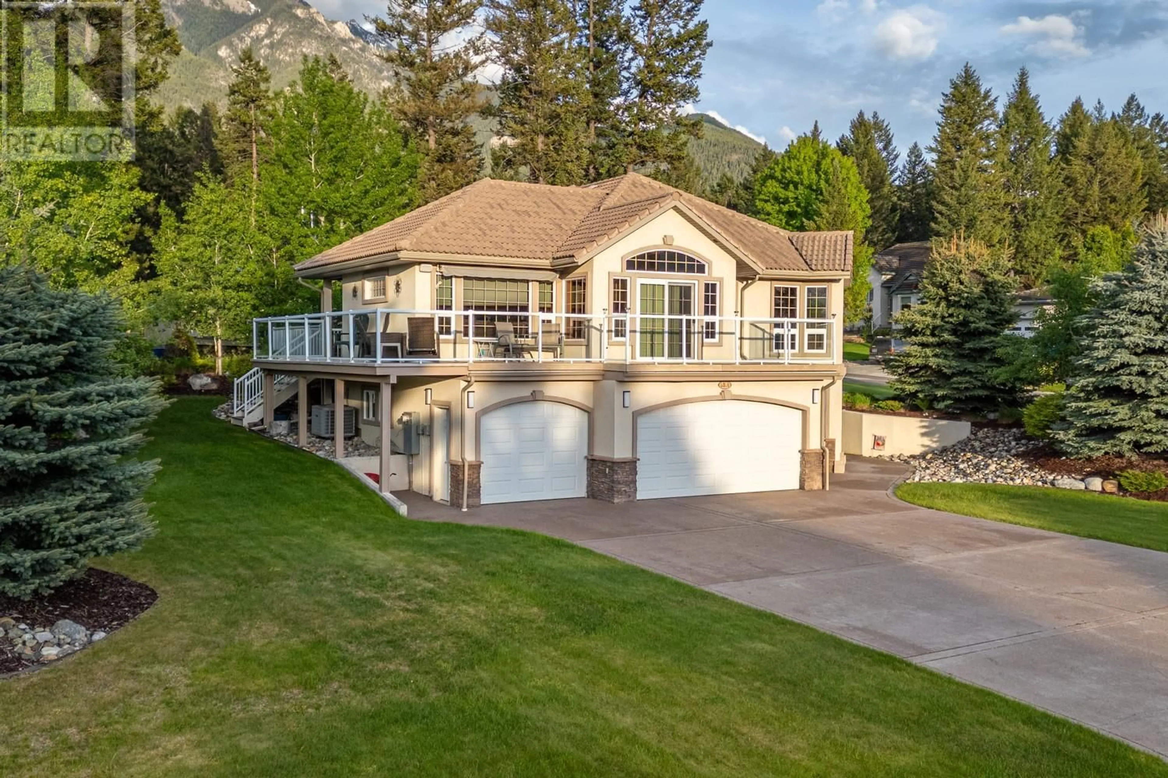 A pic from outside/outdoor area/front of a property/back of a property/a pic from drone, mountain view for 5144 RIVERVIEW Road, Fairmont Hot Springs British Columbia V0B1L1