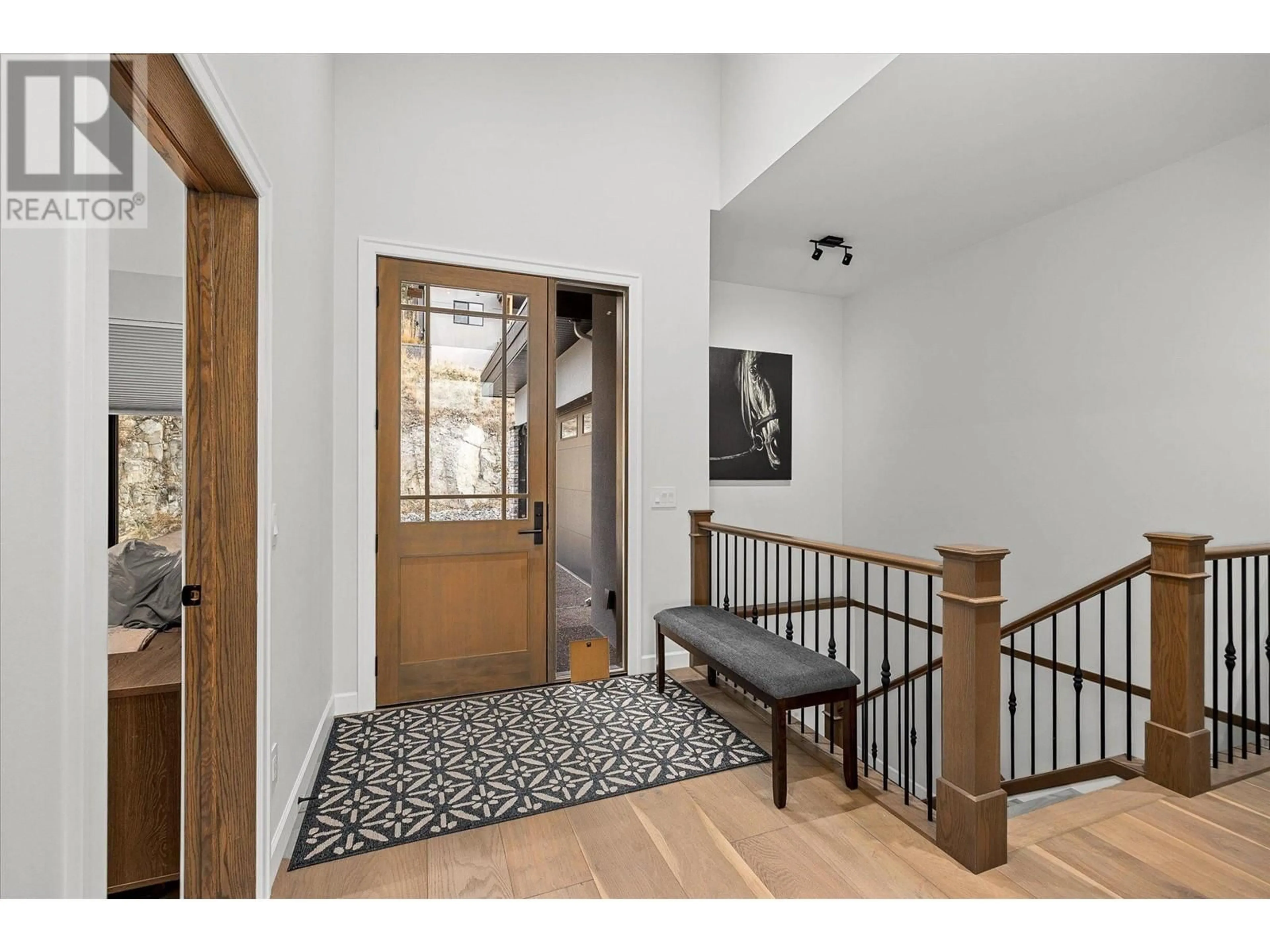 Indoor entryway for 3384 Black Pine Lane, Kelowna British Columbia V1V3G1