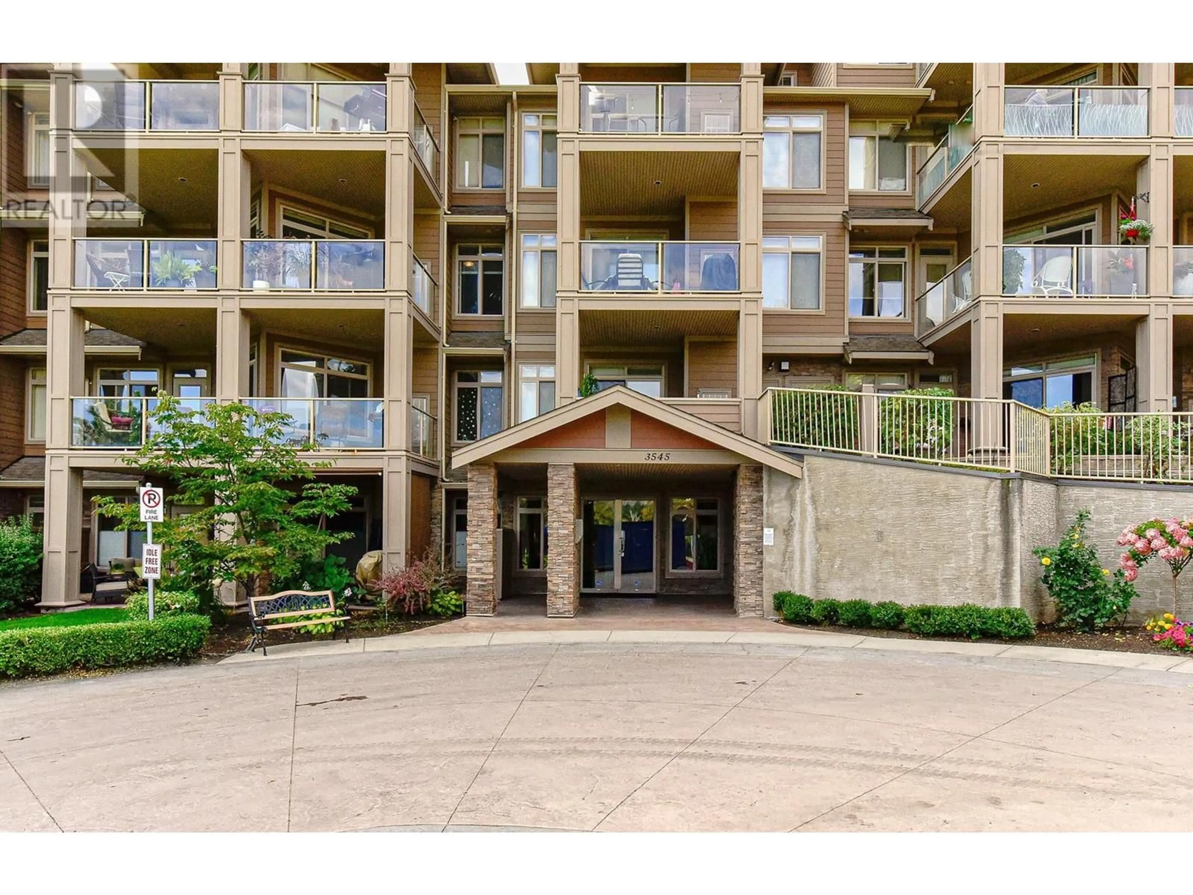 Indoor foyer for 513 - 3545 CARRINGTON ROAD, Westbank British Columbia V4T3A1