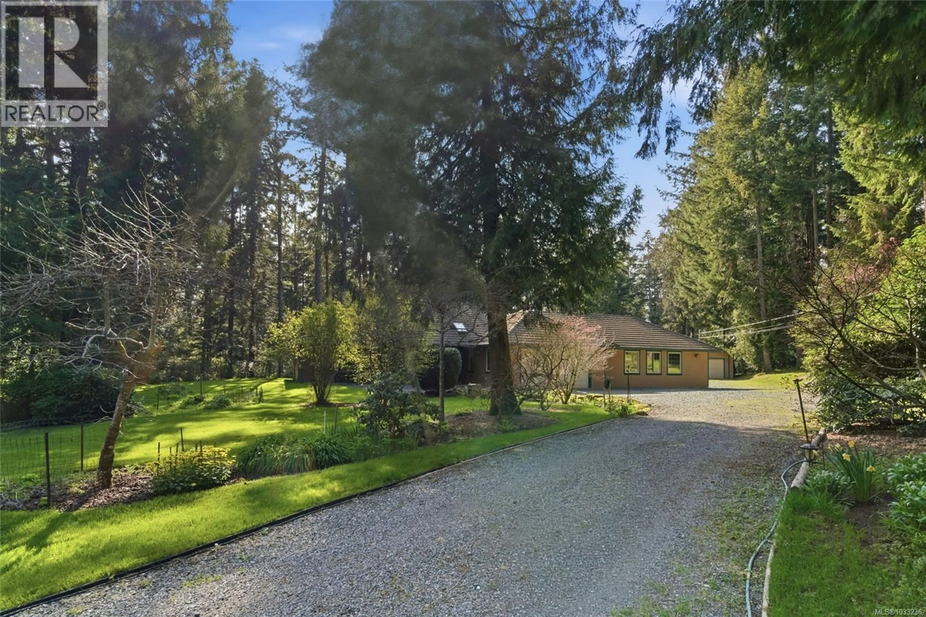 A pic from outside/outdoor area/front of a property/back of a property/a pic from drone, unknown for 3215 GRAHAM ROAD, Ladysmith British Columbia V9G1C9