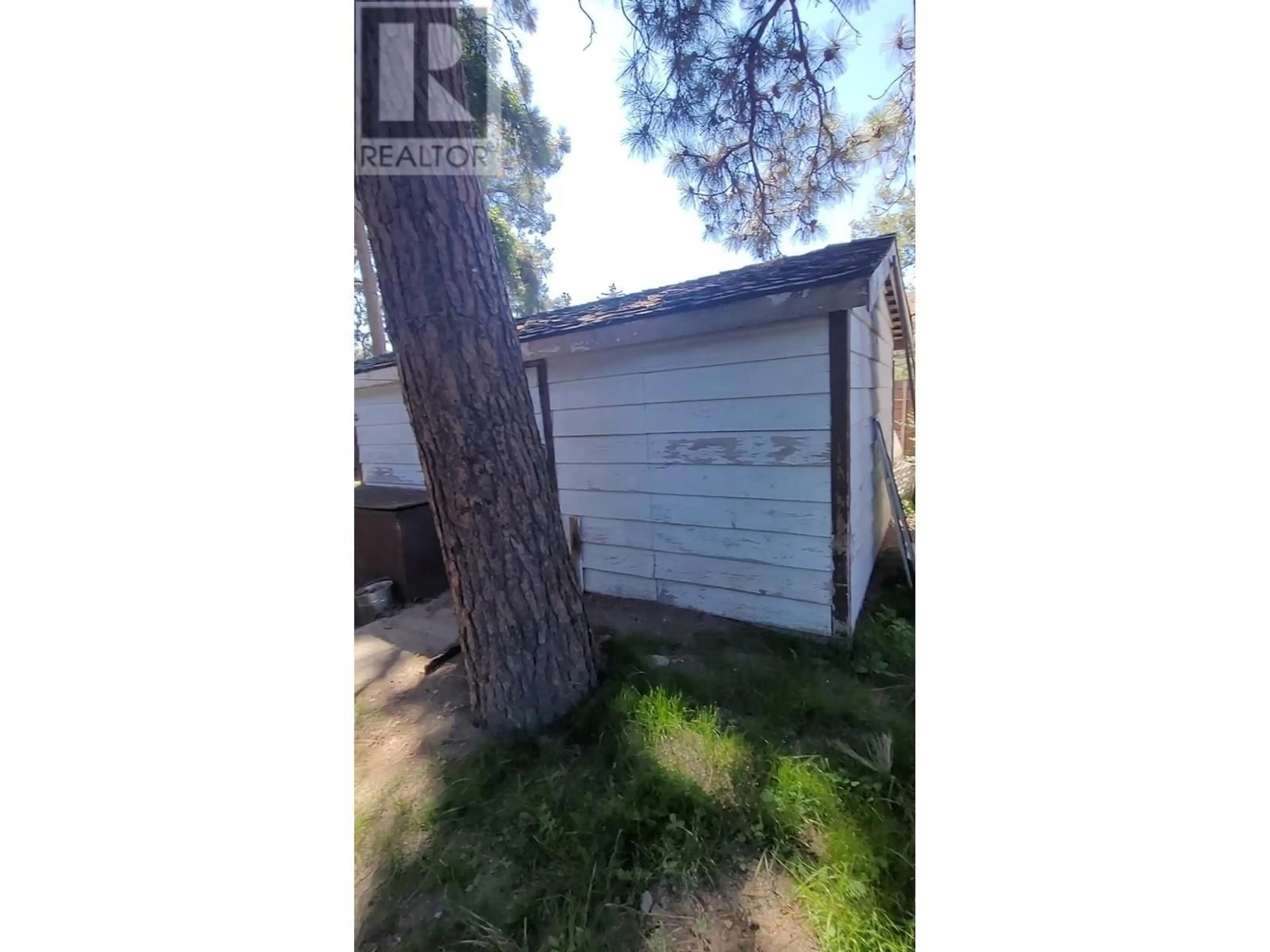 Shed for 240 Pemberton Road, Kelowna British Columbia V1X3H4