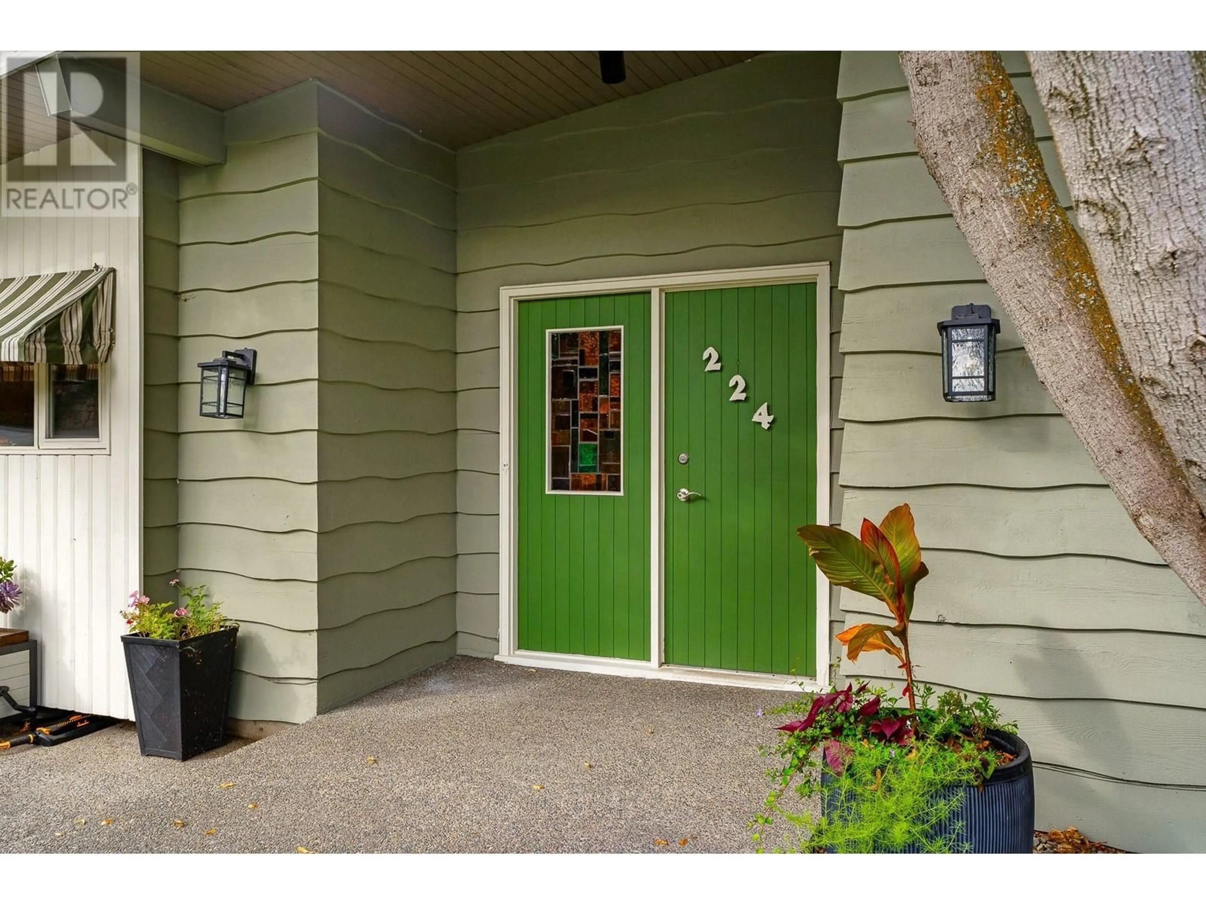 Indoor entryway for 224 GREENSTONE DRIVE, Kamloops British Columbia V2C1N5