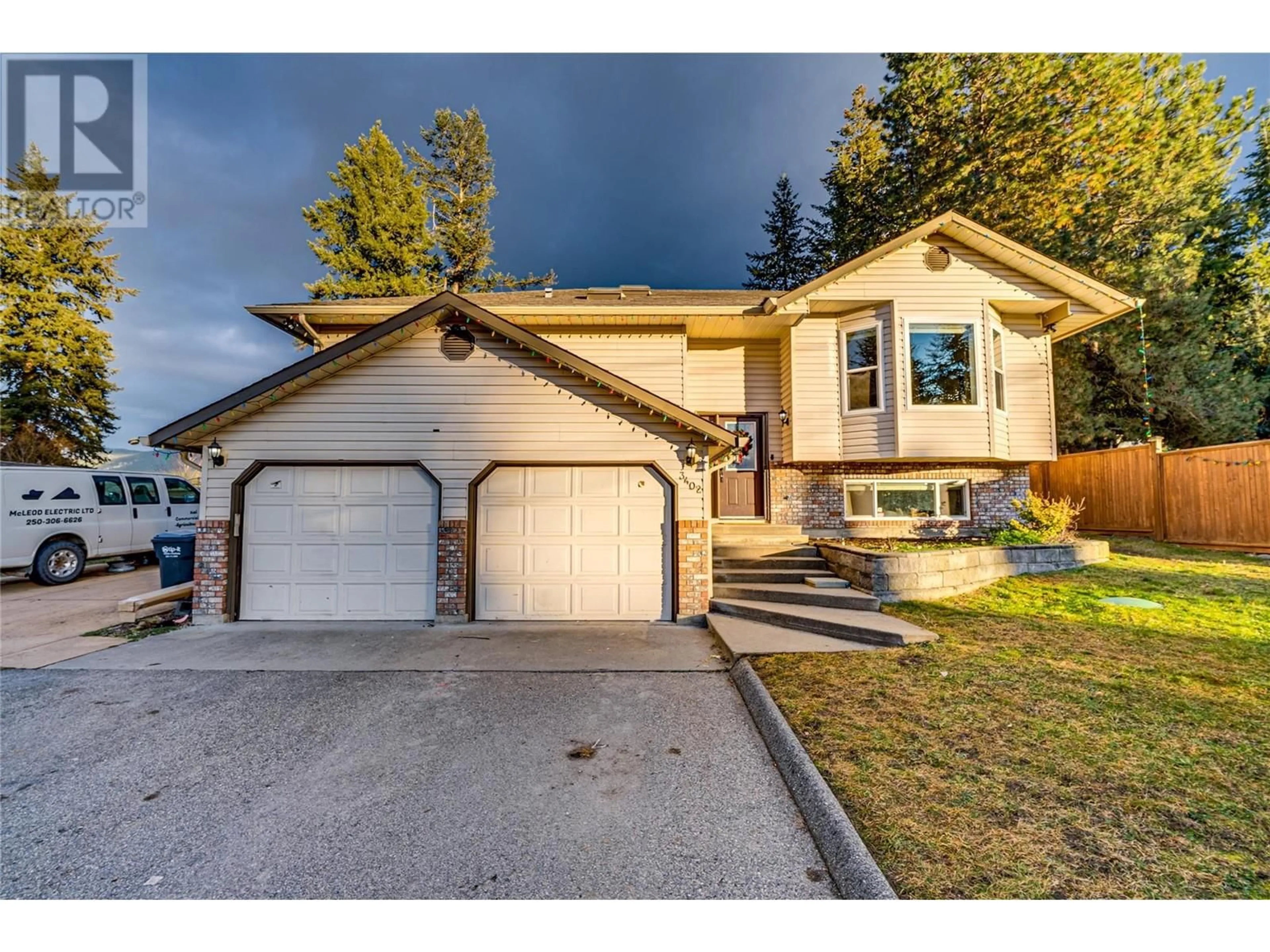 Home with vinyl exterior material, street for 3402 Sidney Crescent, Armstrong British Columbia V0E1B8