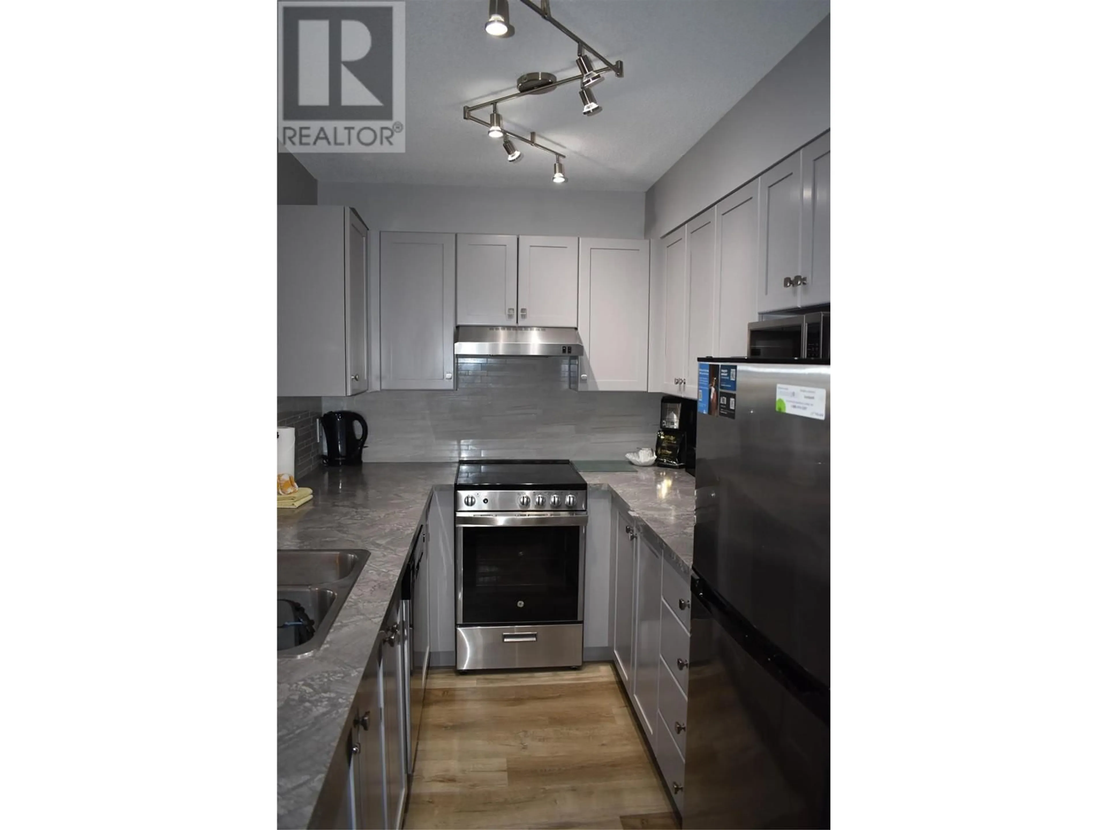 Open concept kitchen, unknown for 2060 SUMMIT Drive Unit# 214, Panorama British Columbia V0A1T0