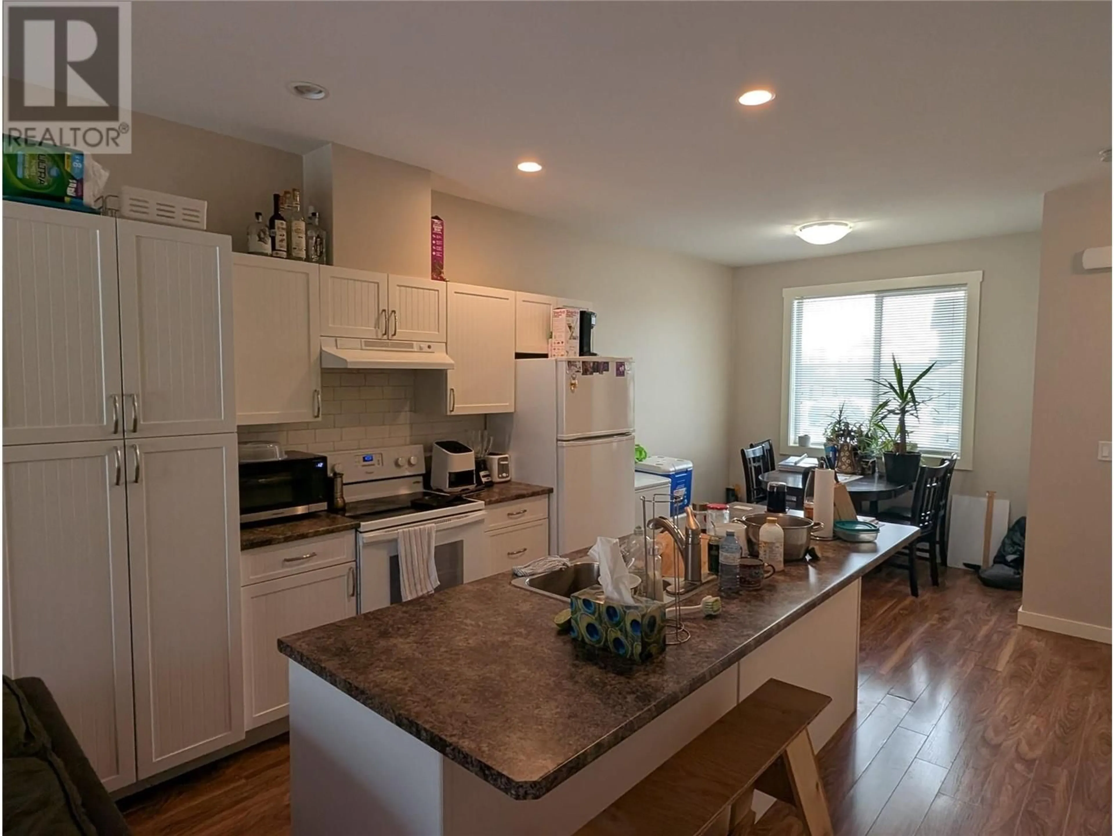 Open concept kitchen, unknown for 1617 88 Avenue Unit# 301, Dawson Creek British Columbia V1G0E8