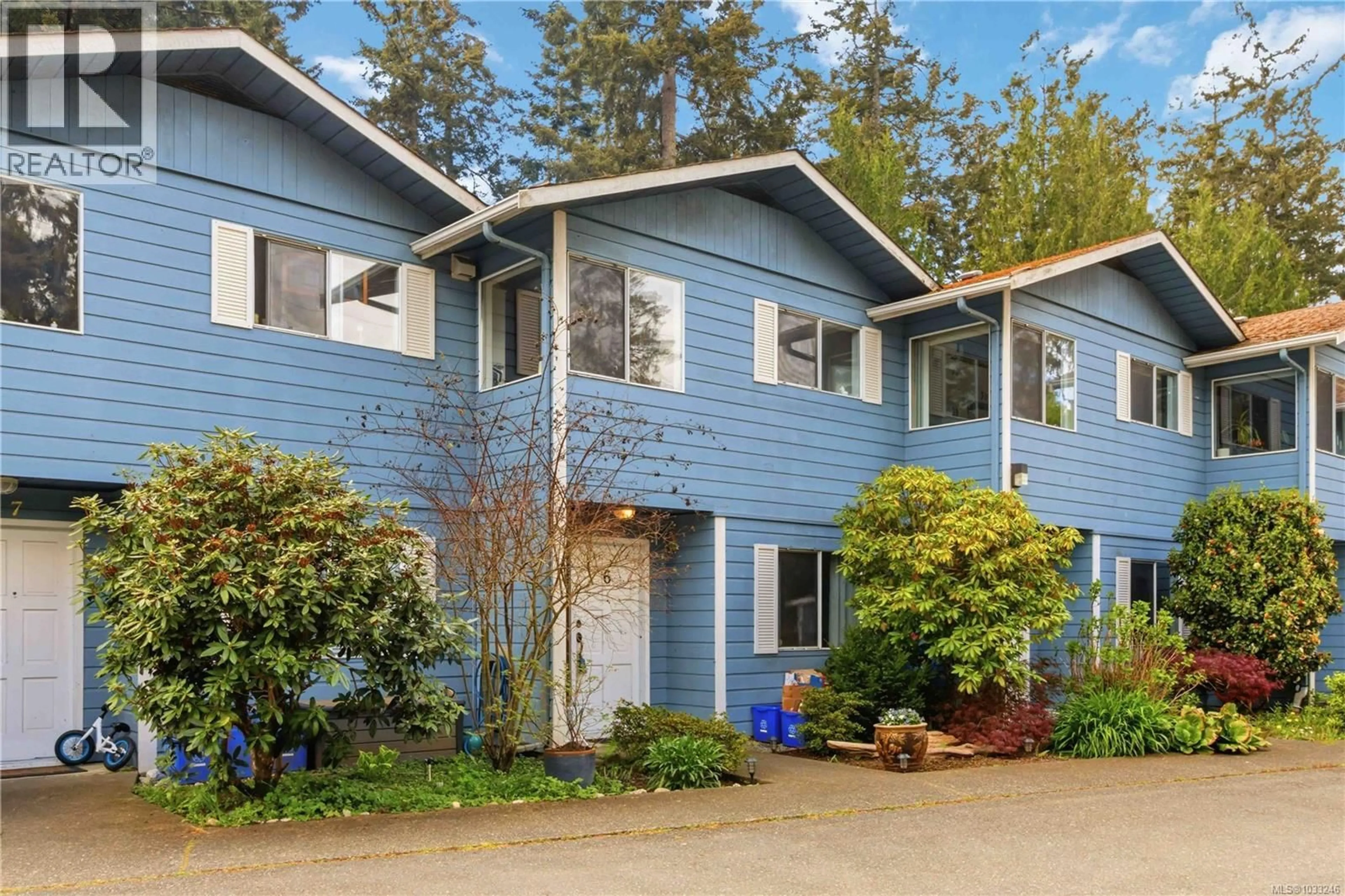 Home with vinyl exterior material, street for 6 - 6110 SEABROOM ROAD, Sooke British Columbia V9Z0B8