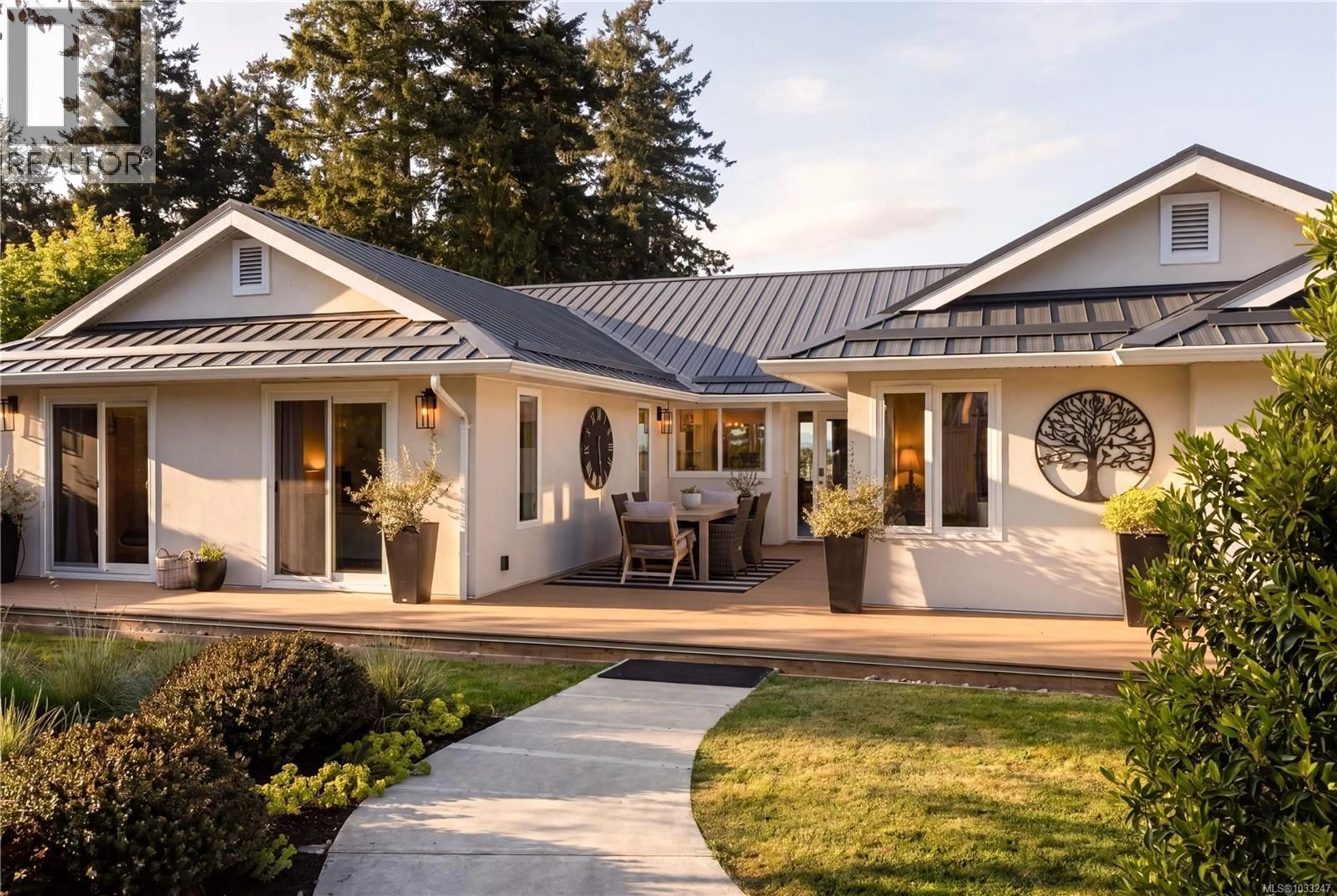 Unknown for 790 DEL MONTE PLACE, Saanich British Columbia V8Y2W3