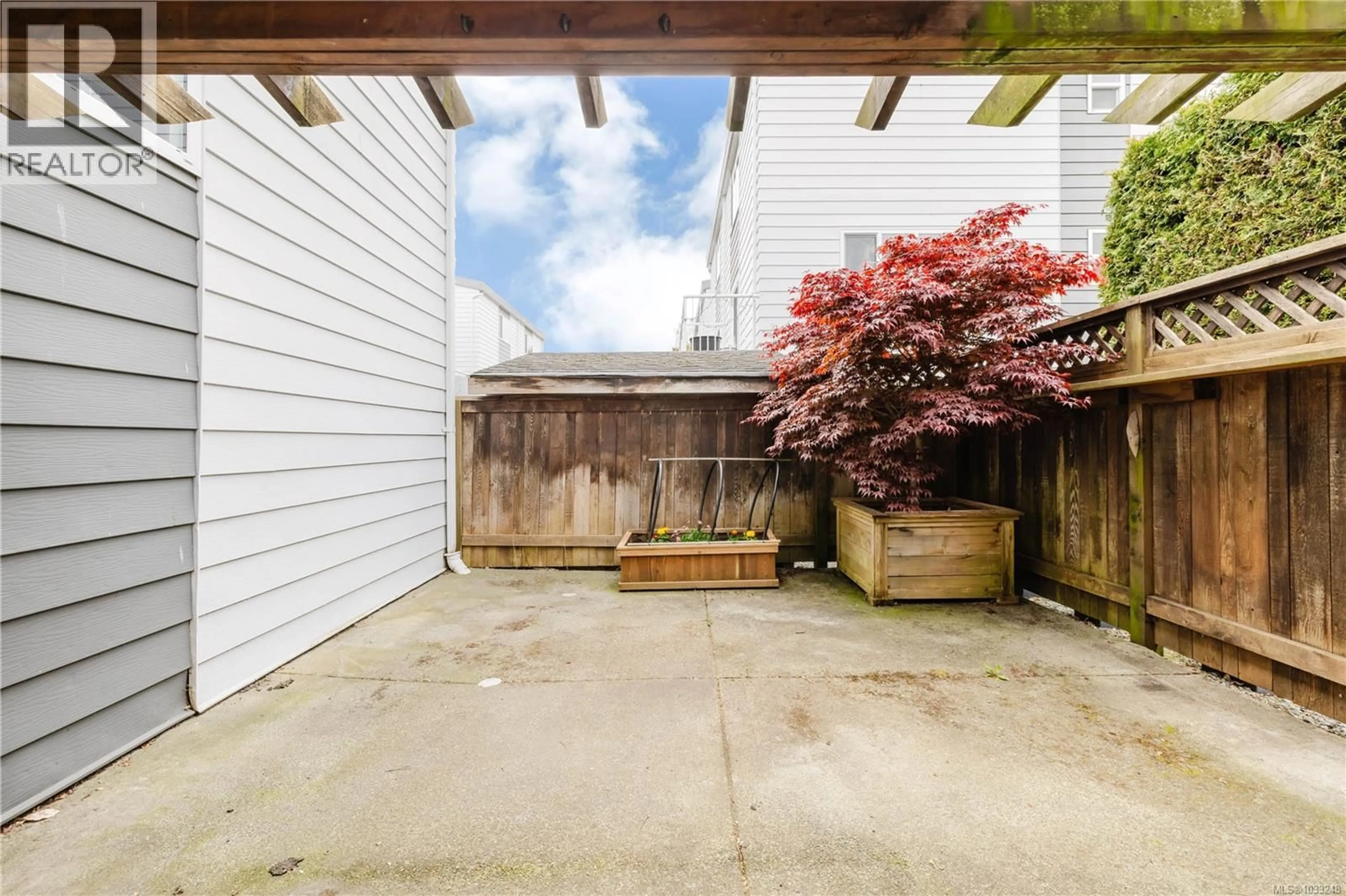 Patio, street for 302 - 229 ONTARIO STREET, Victoria British Columbia V8V1N1