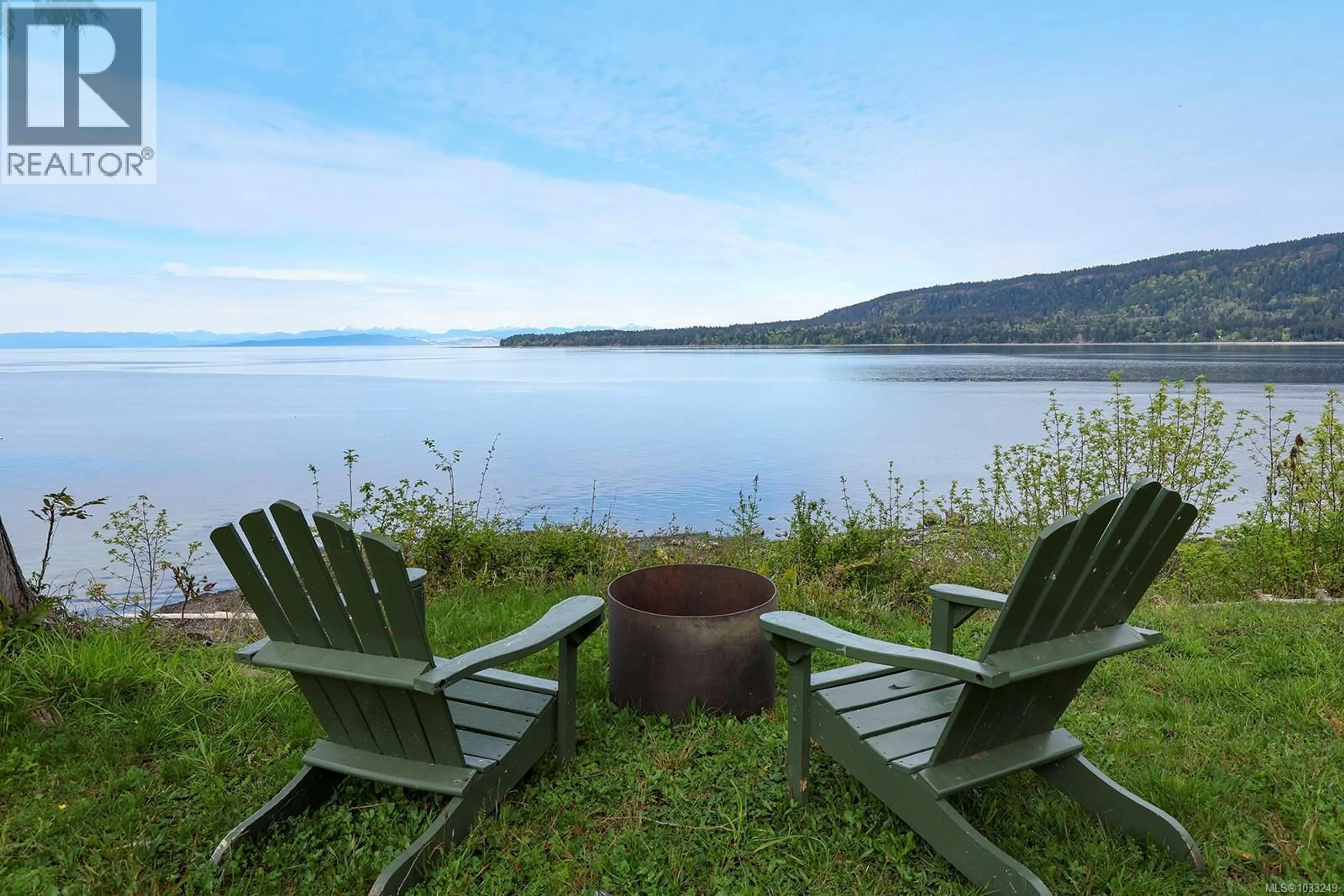 Patio, water/lake/river/ocean view for 3640 EAST ROAD, Denman Island British Columbia V0R1T0