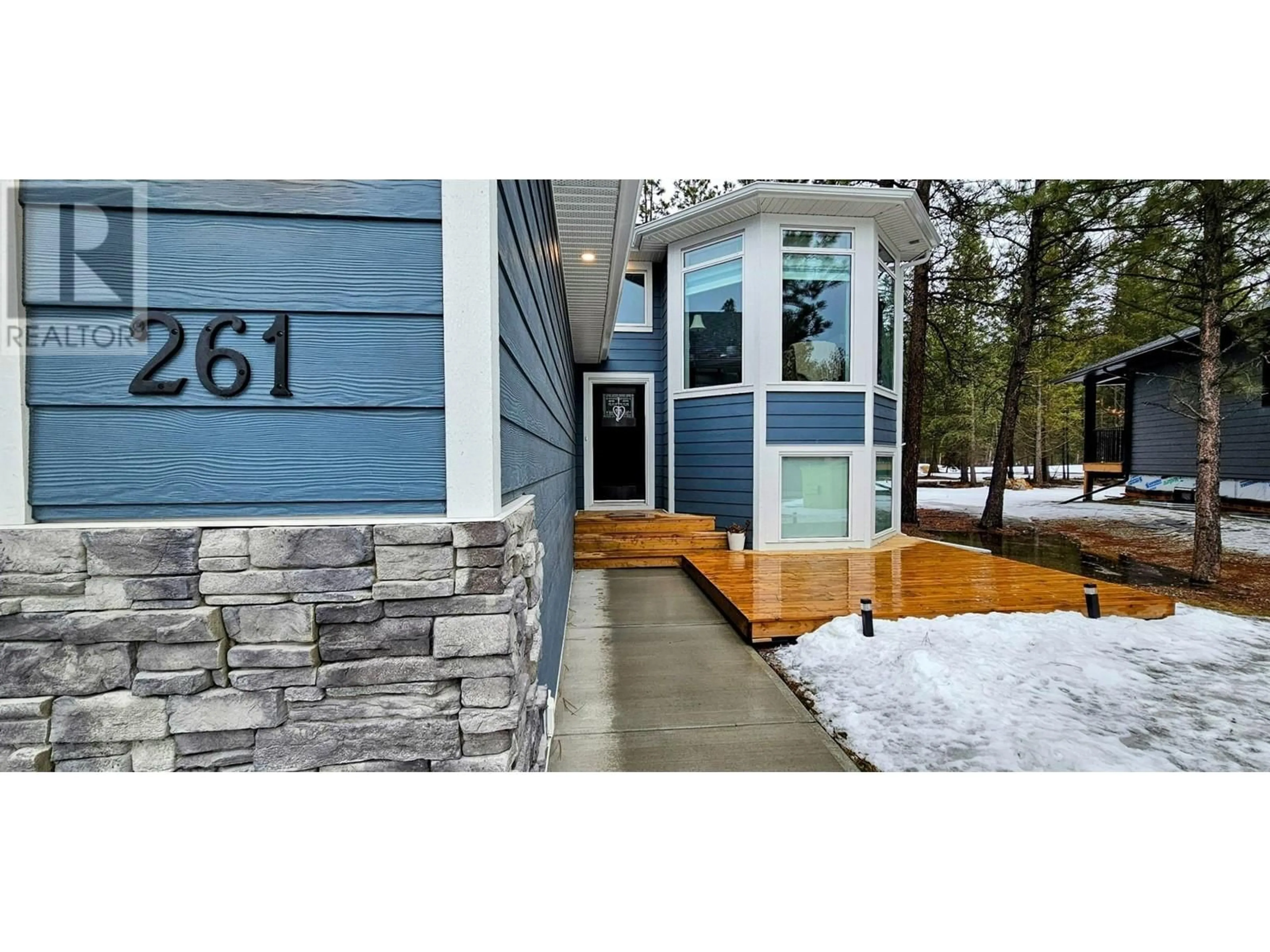 Indoor entryway for 261 SHADOW MOUNTAIN Boulevard, Cranbrook British Columbia V1C0C6