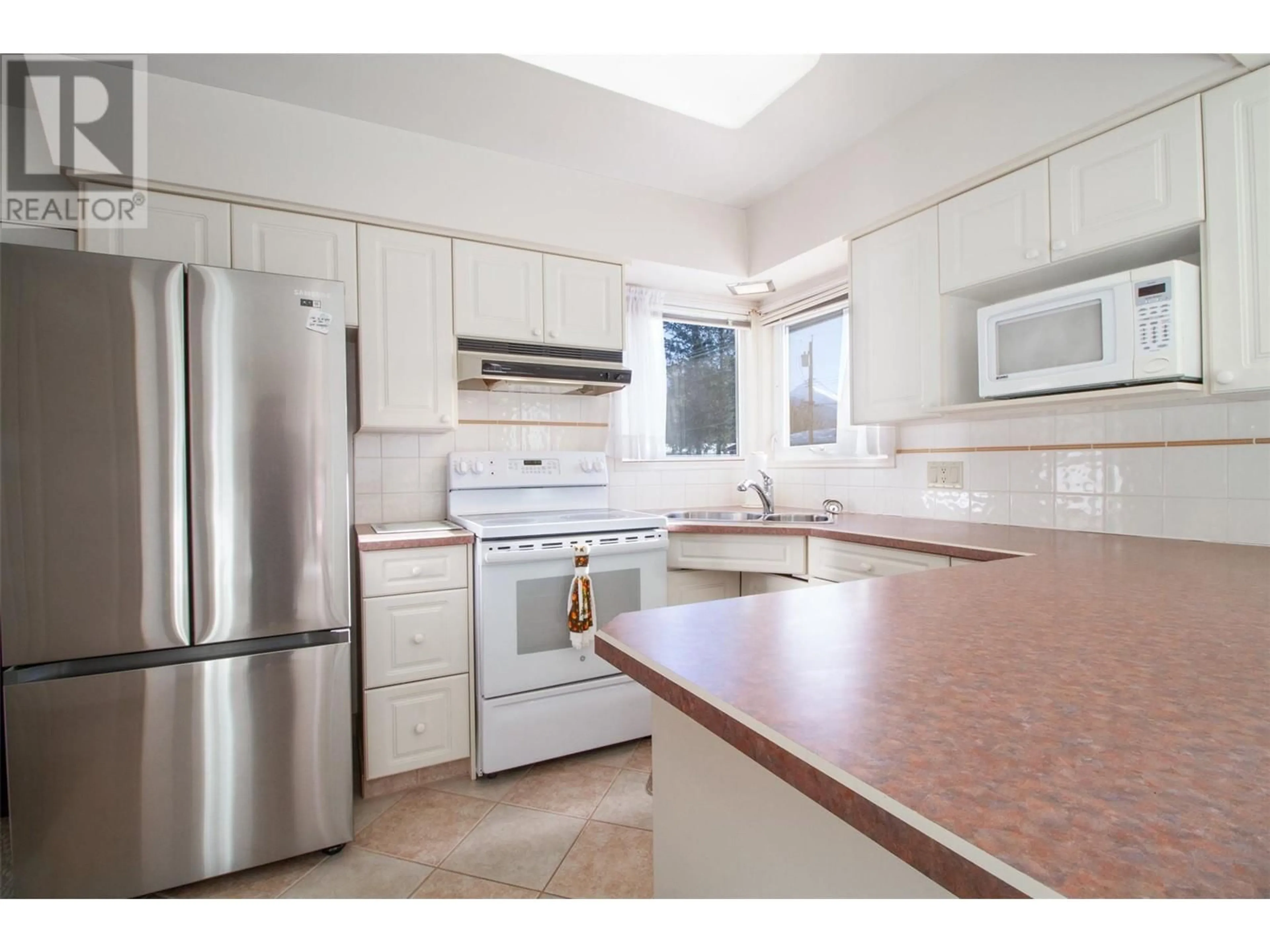 Standard kitchen, unknown for 1956 FAIRWAY ROAD, Revelstoke British Columbia V0E2S0
