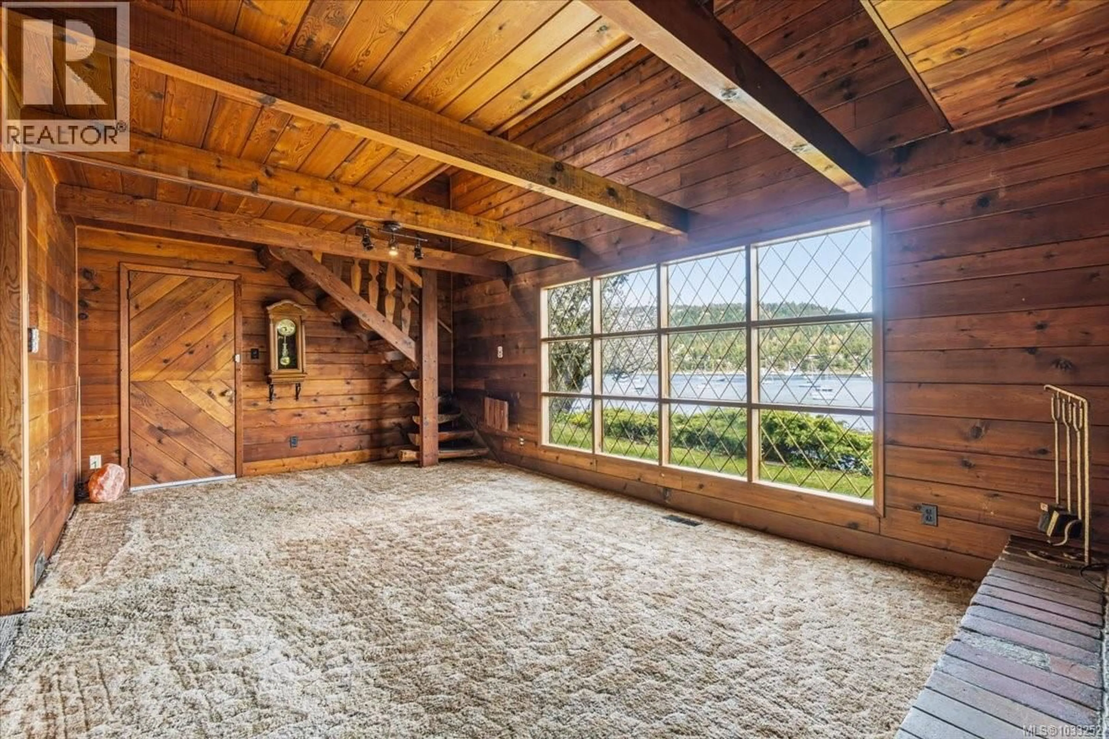 Indoor foyer for 4911 HARBOUR VIEW ROAD, Ladysmith British Columbia V9G1M7