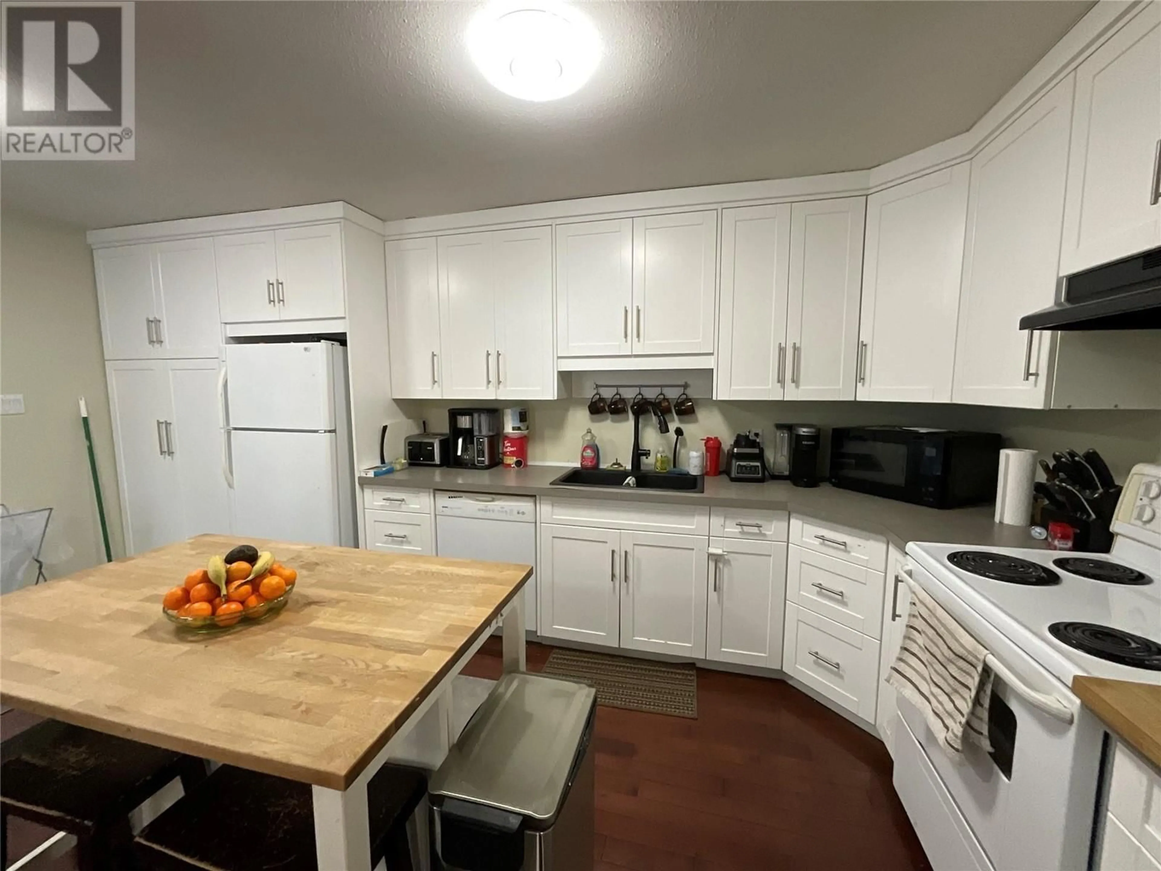 Standard kitchen, unknown for 212 Spruce Avenue, Tumbler Ridge British Columbia V0C2W0