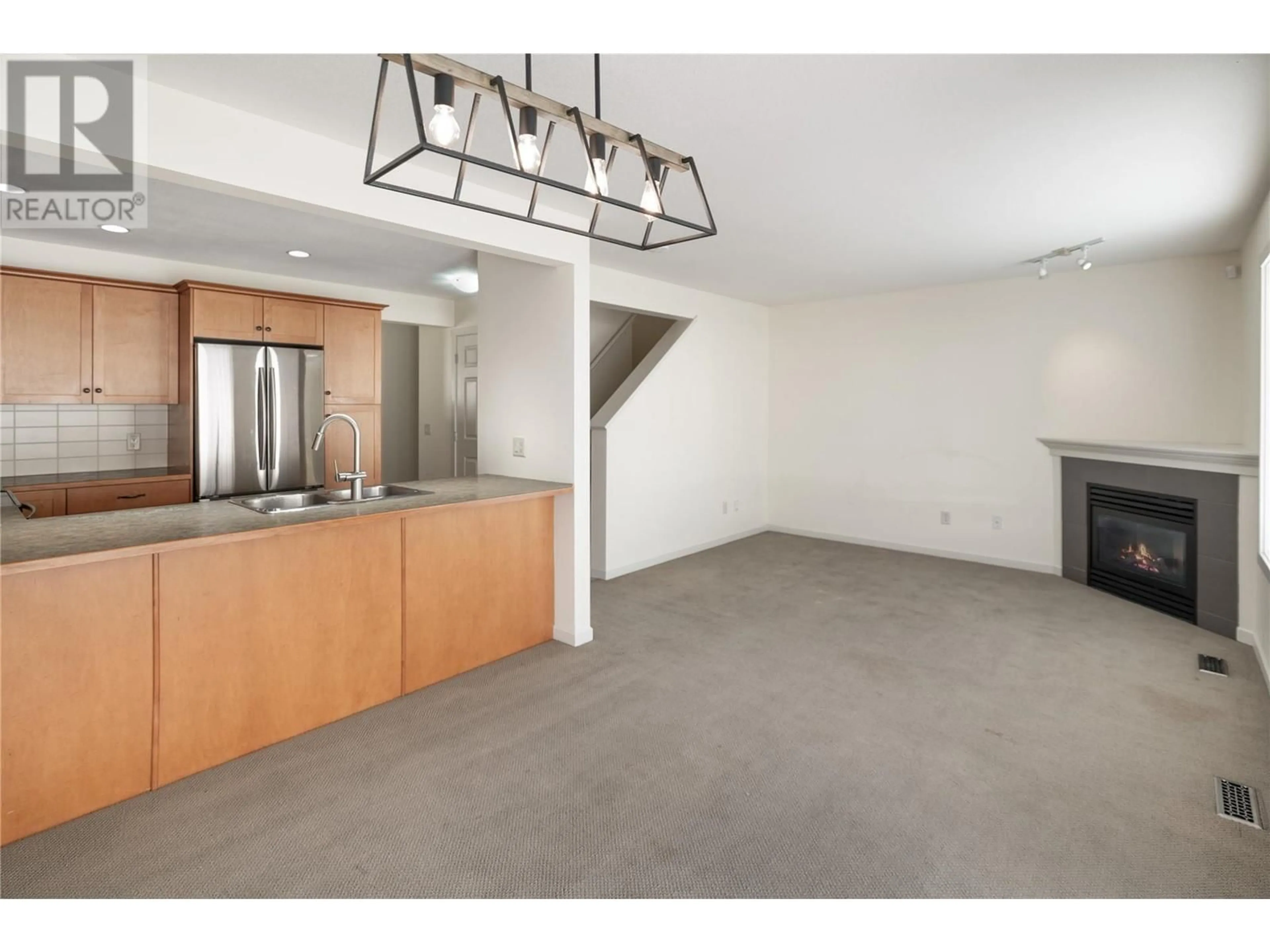 Open concept kitchen, unknown for 914 Craig Road Unit# 149, Kelowna British Columbia V1X7Z7